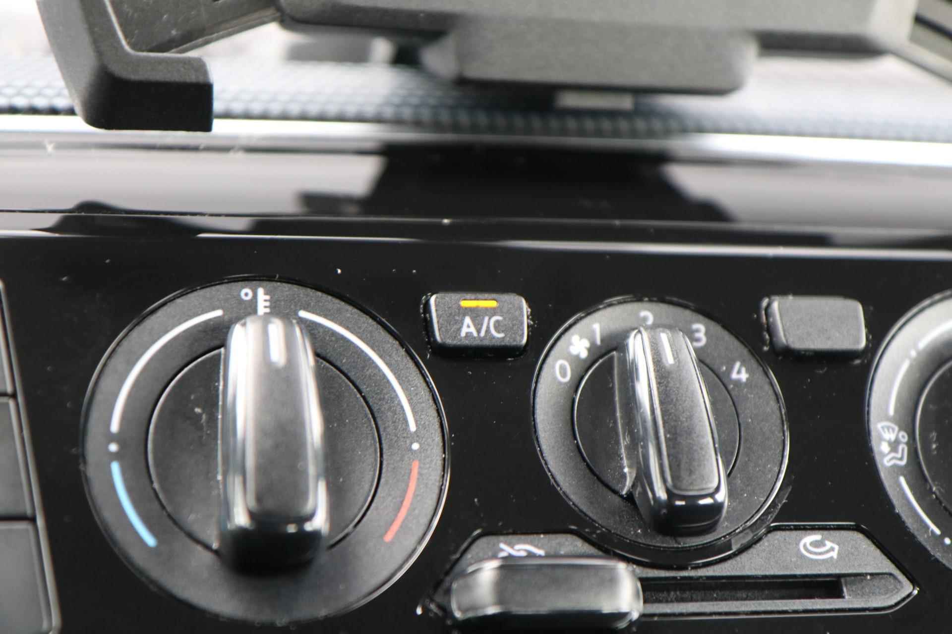 Volkswagen up! 1.0 65pk | Bluetooth | Airco | DAB Radio - 32/38