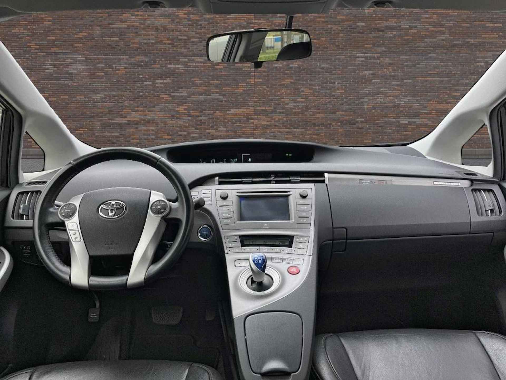 Toyota Prius 1.8 Plug-in LEDER NAVIGATIE LMV XENON - 11/36