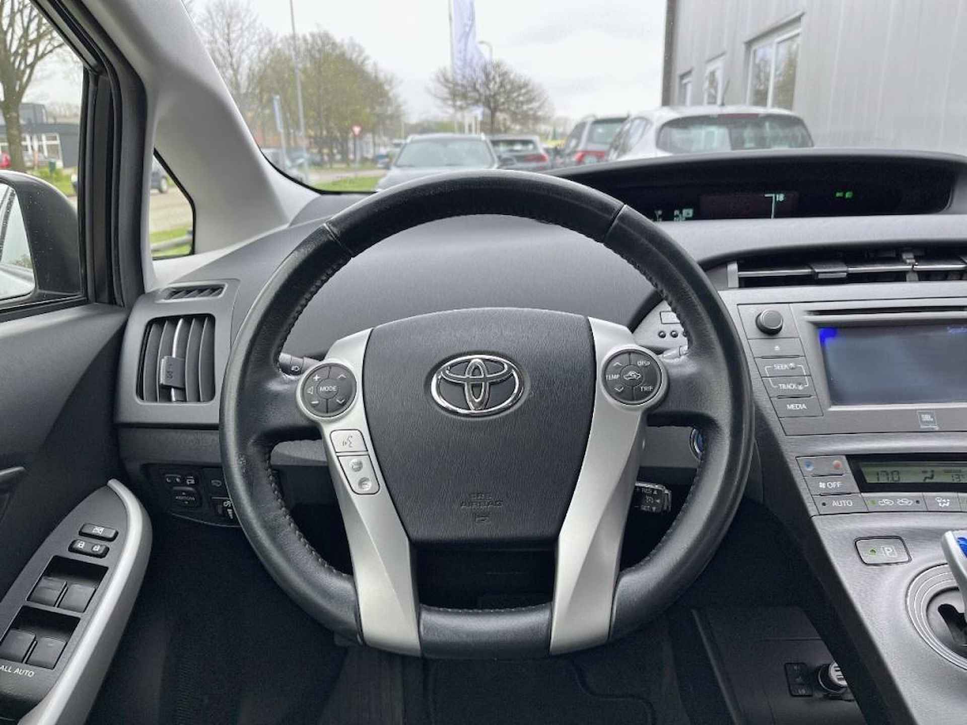 Toyota Prius 1.8 Plug-in LEDER NAVIGATIE LMV XENON - 12/36