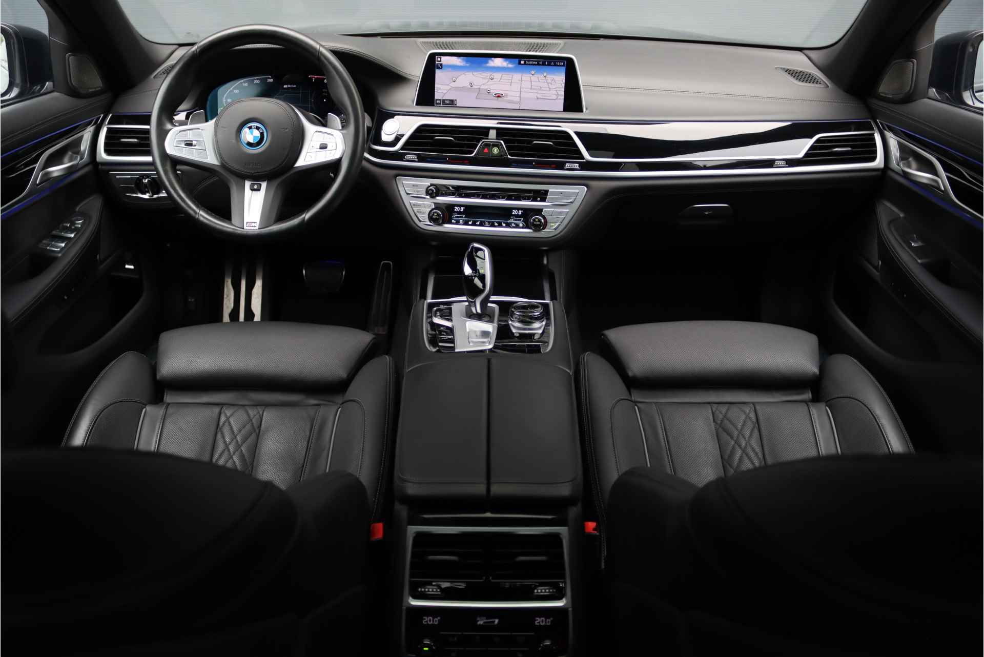 BMW 7 Serie 745Le M Sport High Executive Aut8 | Schuifdak | Luchtvering | Achterasbesturing | Adaptieve Cruise Control | Massage V+A | Zonnescherm Zijruiten | Harman&Kardon | Verwarmd Stuurwiel | Stoelventilatie | Soft-Close | HUD | Laserl - 3/48