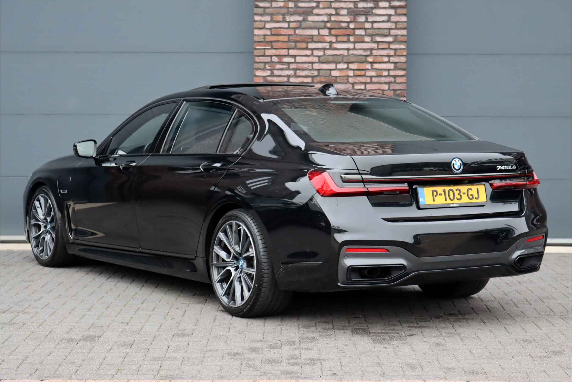 BMW 7 Serie 745Le M Sport High Executive Aut8 | Schuifdak | Luchtvering | Achterasbesturing | Adaptieve Cruise Control | Massage V+A | Zonnescherm Zijruiten | Harman&Kardon | Verwarmd Stuurwiel | Stoelventilatie | Soft-Close | HUD | Laserl - 6/48