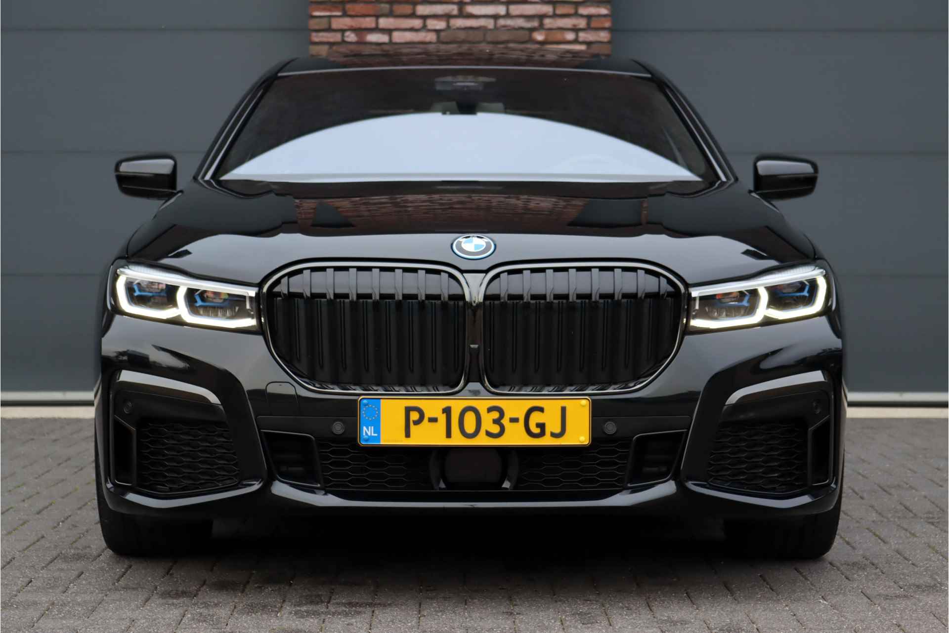 BMW 7 Serie 745Le M Sport High Executive Aut8 | Schuifdak | Luchtvering | Achterasbesturing | Adaptieve Cruise Control | Massage V+A | Zonnescherm Zijruiten | Harman&Kardon | Verwarmd Stuurwiel | Stoelventilatie | Soft-Close | HUD | Laserl - 14/48