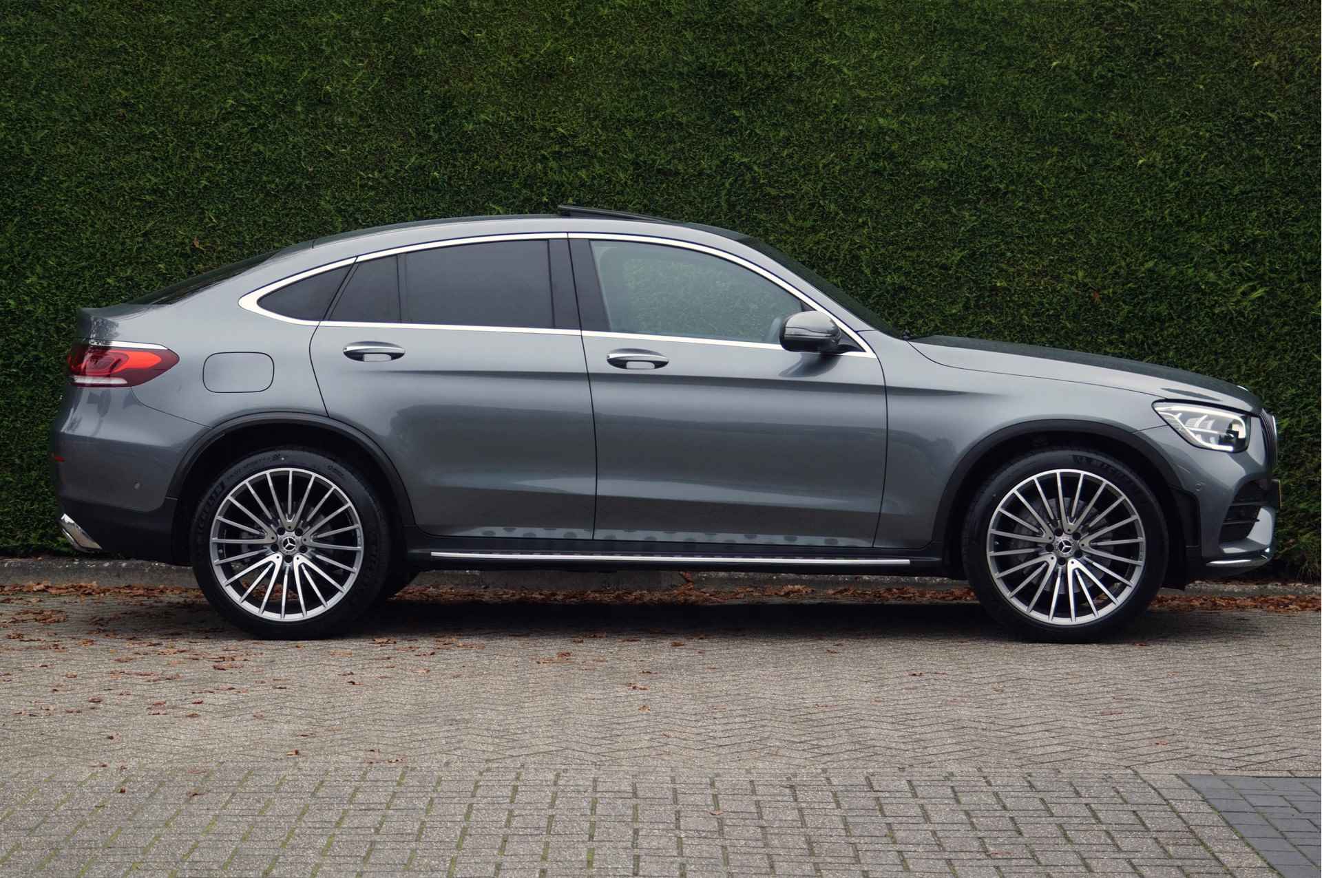 Mercedes-Benz GLC Coupé GLC 300 4M Coupé AMG Line | Schuifdak Distronic Dodehoek Keyless - 4/60