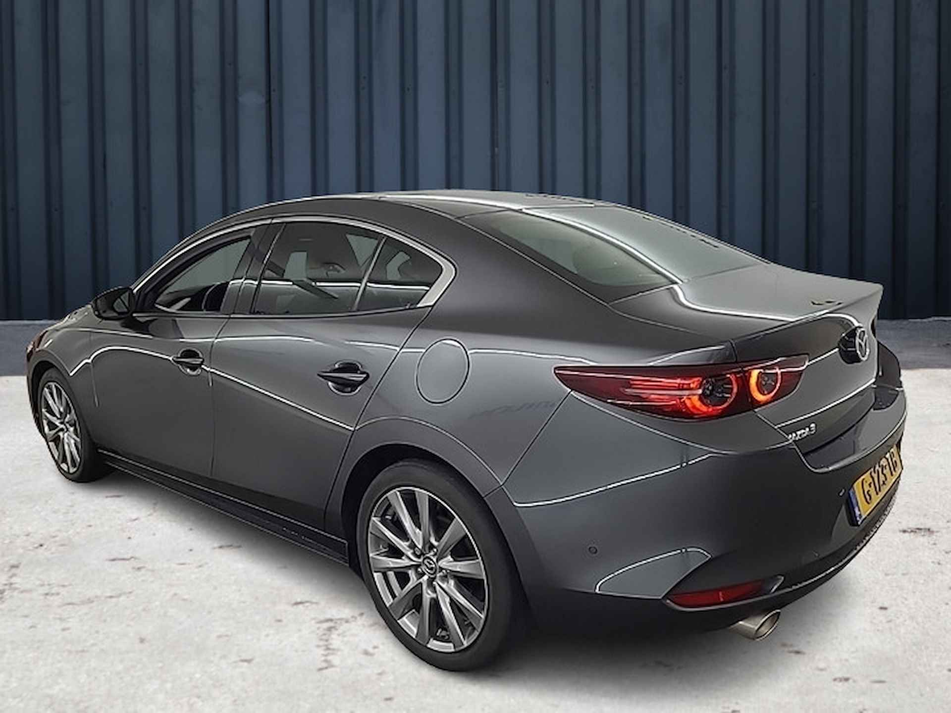 Mazda 3 2.0 e-SkyActiv-X M Hybrid 180 Luxury (180PK), 1e-Eig. Keurig-Onderh. BOVAG-Garantie. NL-Auto. Leer, Navigatie/Apple-Carplay/Android-Auto, Adaptive-Cruisecontrol, Parkeersensoren-V+A, Keyless-Entry/Start, Stoelverwarming, LM.-Velgen-18Inch, Privacy-Glas - 5/22