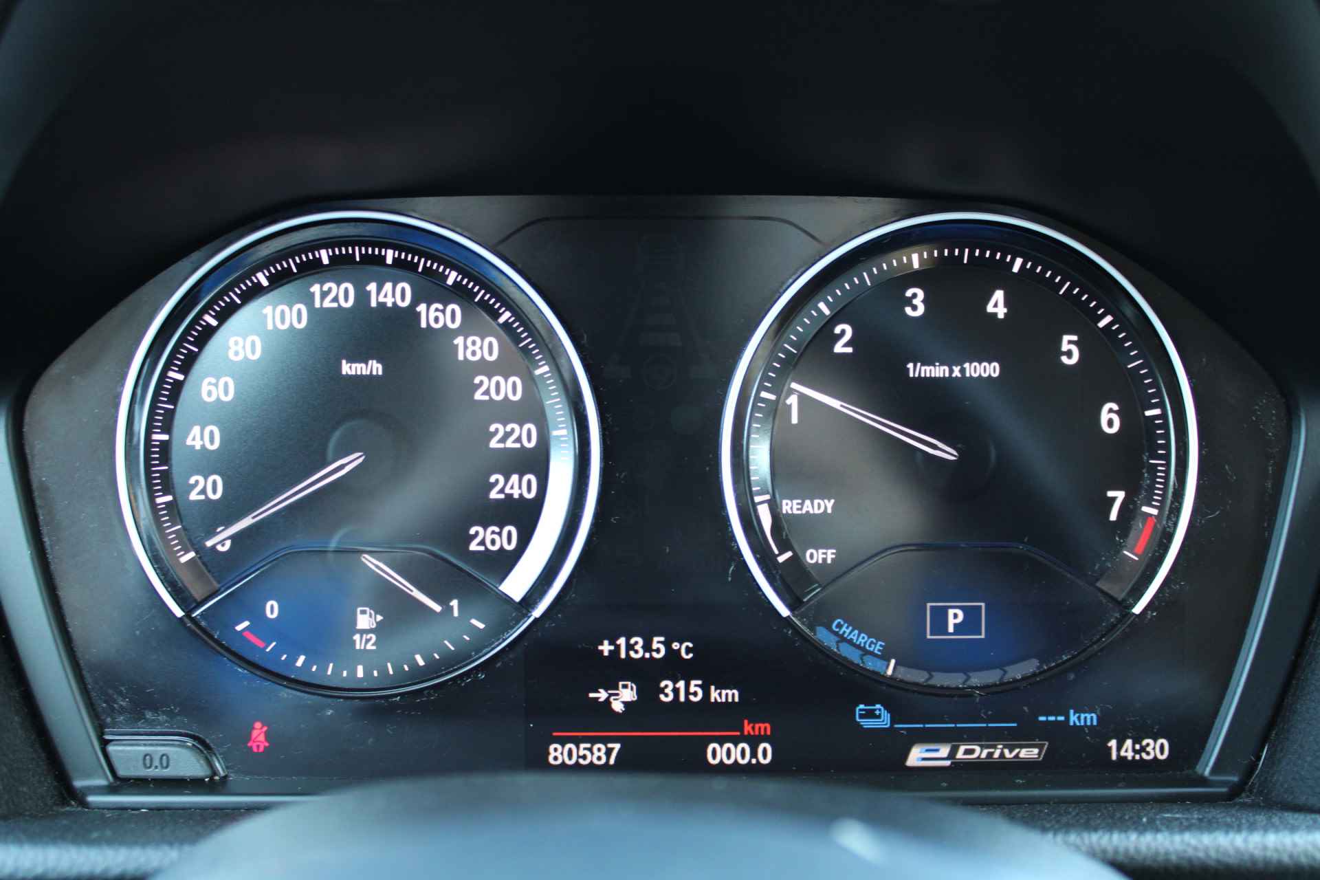 BMW 2 Serie ACTIVE TOURER 225XE iPERFORMANCE PHEV/ PLUG- IN HYBRID NAVIGATIE- LEDER- A RIJ CAMERA- HARMAN CARDON SOUND MAANDAG 2de PINKSTERDAG GESLOTEN - 8/31