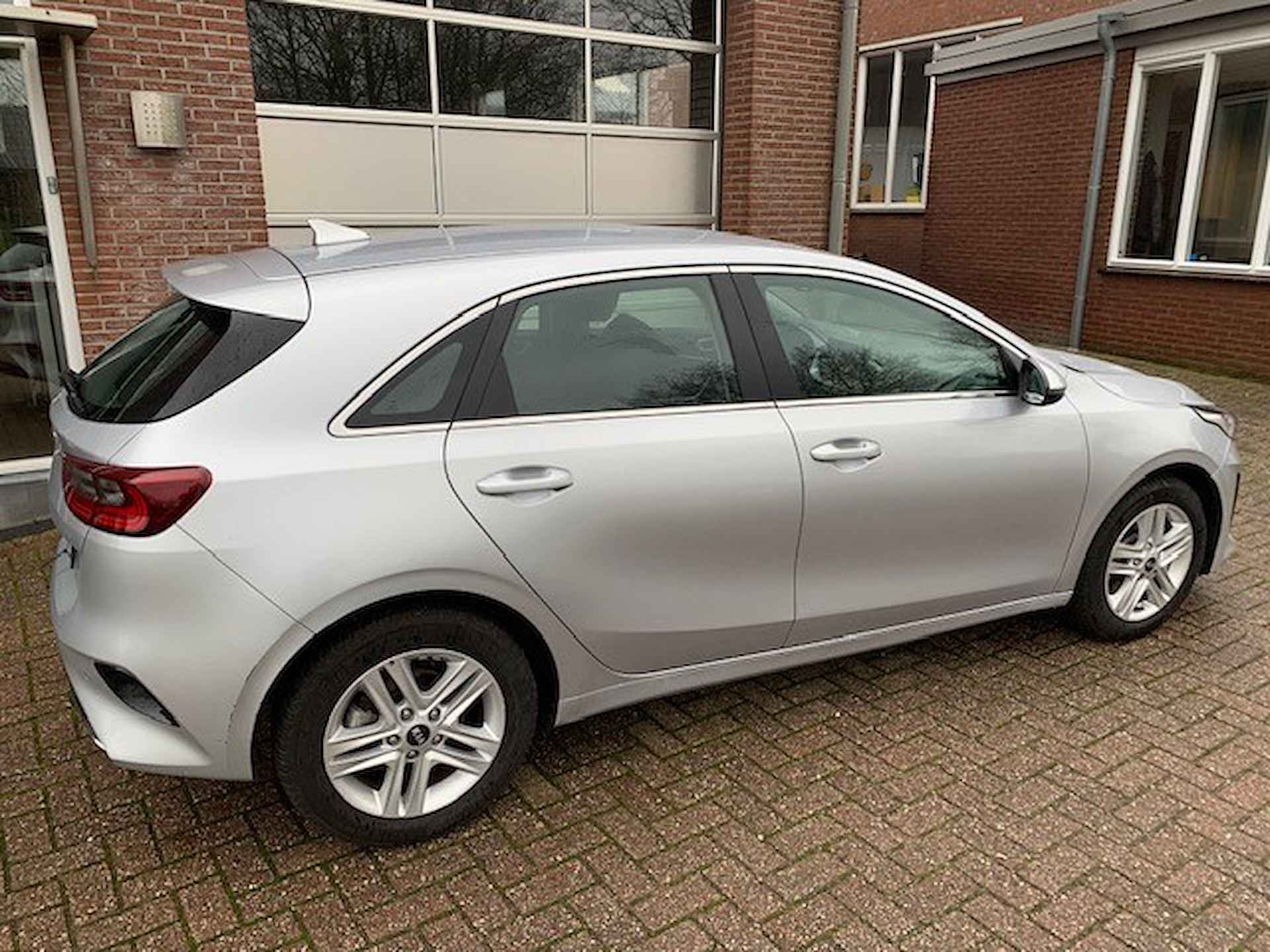 Kia Ceed 1.0 T-GDi DynamicLine camara / navigatie - 9/26