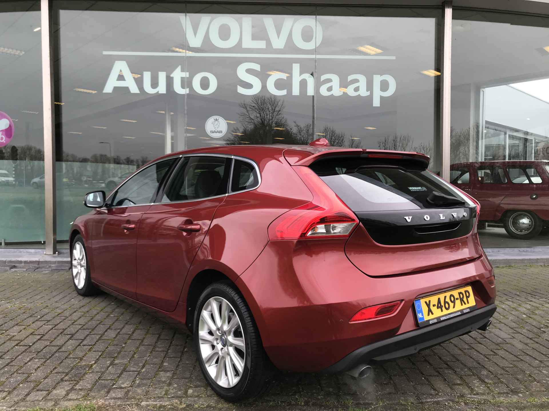 Volvo V40 1.6 T4 Summum Automaat | Rijklaar incl 12 mnd Bovag | Verwarmbaar voorruit Park assist voor Leer - 3/36