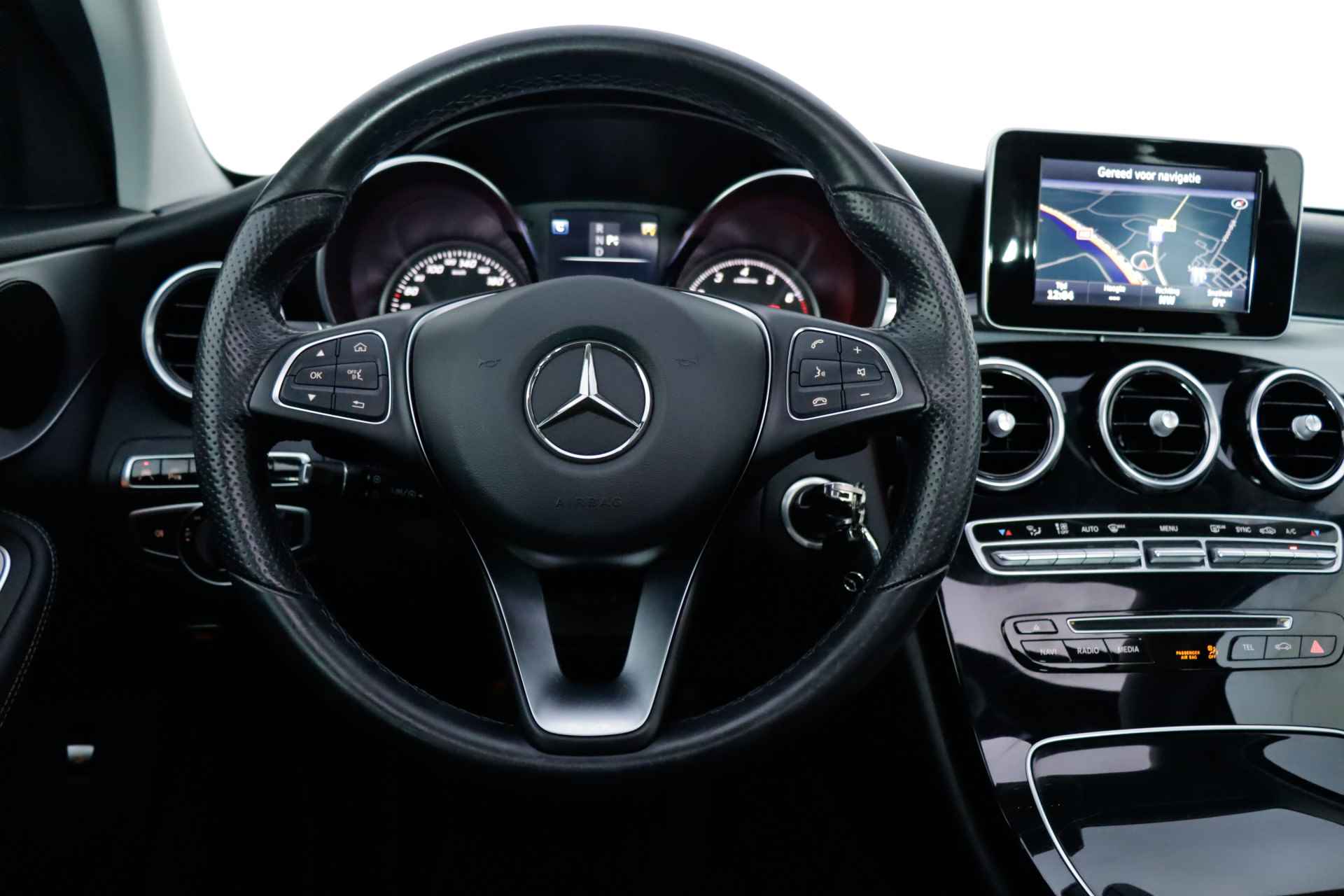 Mercedes-Benz C-Klasse Estate 180 Aut. AVANTGARDE PANO/FULL LED/NAVI/STOELVERW./ELEK TREKHAAK/CLIMA/CRUISE/PDC V+A/LMV - 19/26