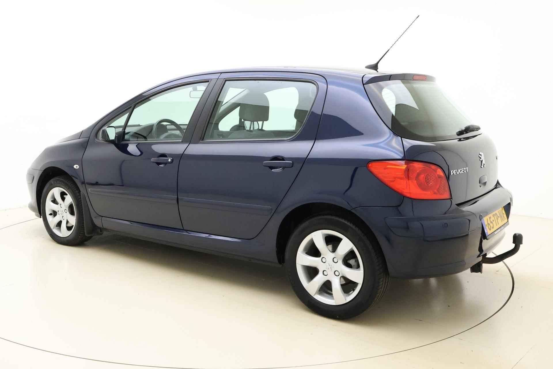 Peugeot 307 2.0-16V XT Automaat | Climate Control | Trekhaak | Cruise Control | Parkeersensoren achter | Dealeronderhouden - 4/25