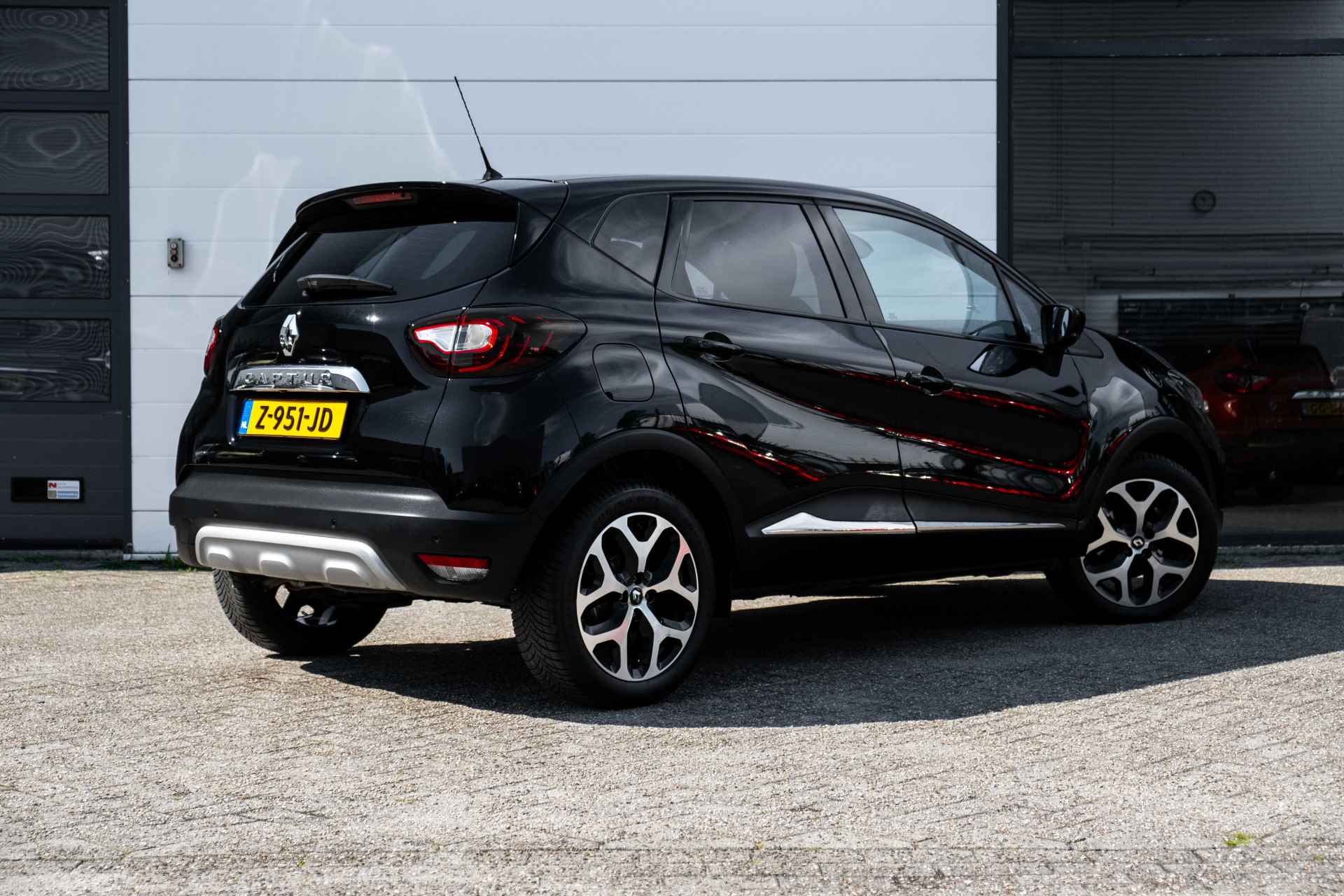 Renault Captur 1.2 120 PK TCe Intens | Automaat | Stoelverwarming | Camera achter | Navigatie | incl. Bovag rijklaarpakket met 12 maanden garantie | - 4/45