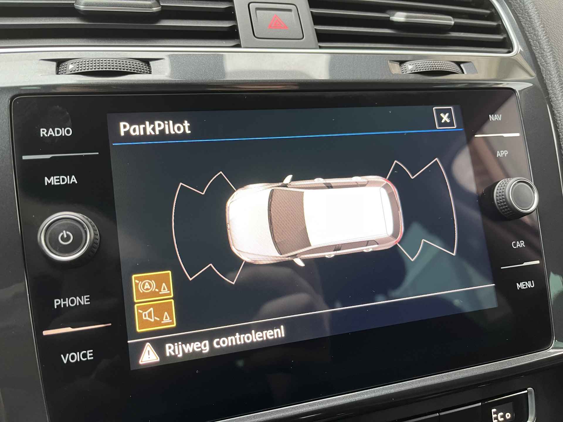 Volkswagen e-Golf E-DITION / WARMTEPOMP/ PARK. SENSOREN/ LED/ APP CONNECT/ ADAPT. CRUISE/ NAVI/ CLIMA/ 16" LMV - 23/39