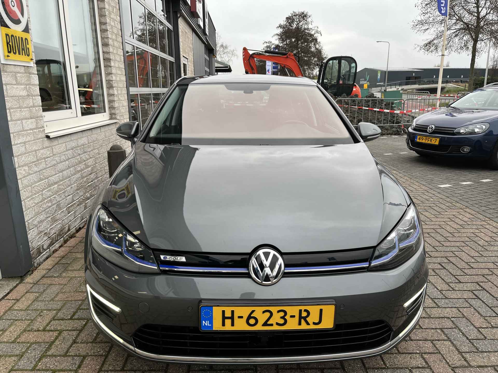 Volkswagen e-Golf E-DITION / WARMTEPOMP/ PARK. SENSOREN/ LED/ APP CONNECT/ ADAPT. CRUISE/ NAVI/ CLIMA/ 16" LMV - 32/39