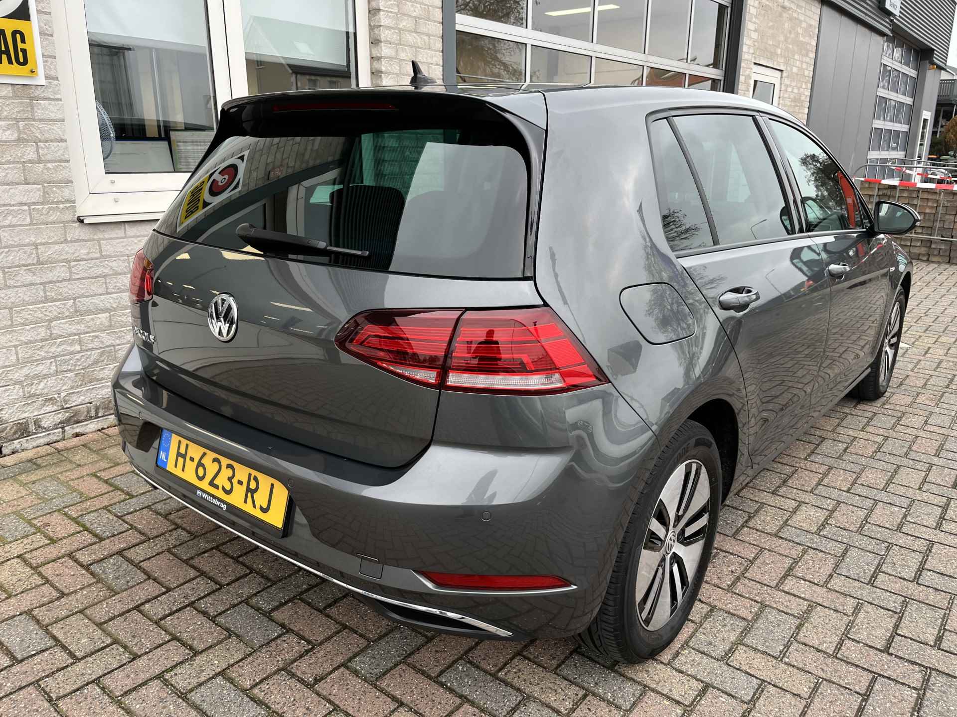 Volkswagen e-Golf E-DITION / WARMTEPOMP/ PARK. SENSOREN/ LED/ APP CONNECT/ ADAPT. CRUISE/ NAVI/ CLIMA/ 16" LMV - 34/39