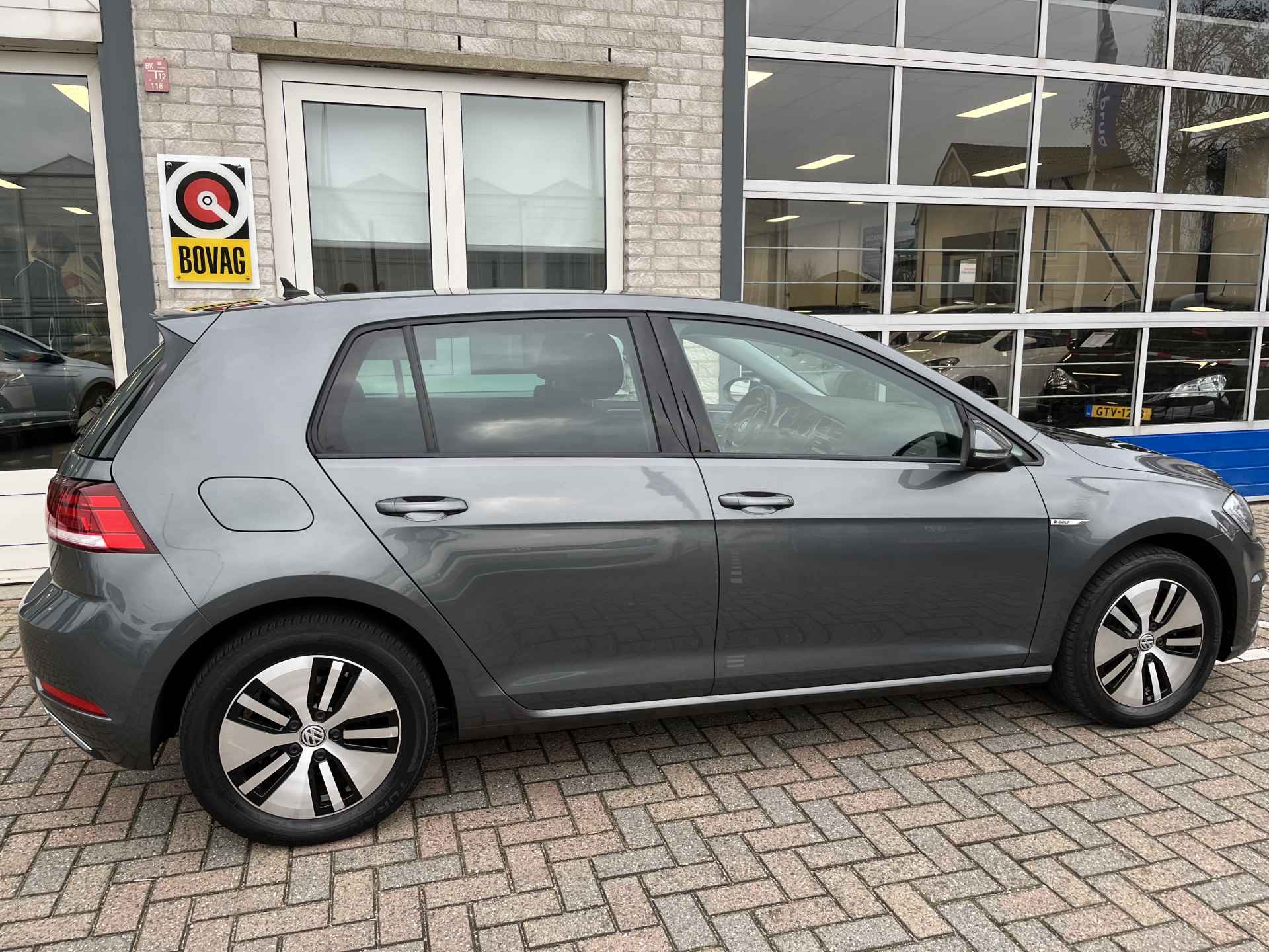 Volkswagen e-Golf E-DITION / WARMTEPOMP/ PARK. SENSOREN/ LED/ APP CONNECT/ ADAPT. CRUISE/ NAVI/ CLIMA/ 16" LMV - 35/39