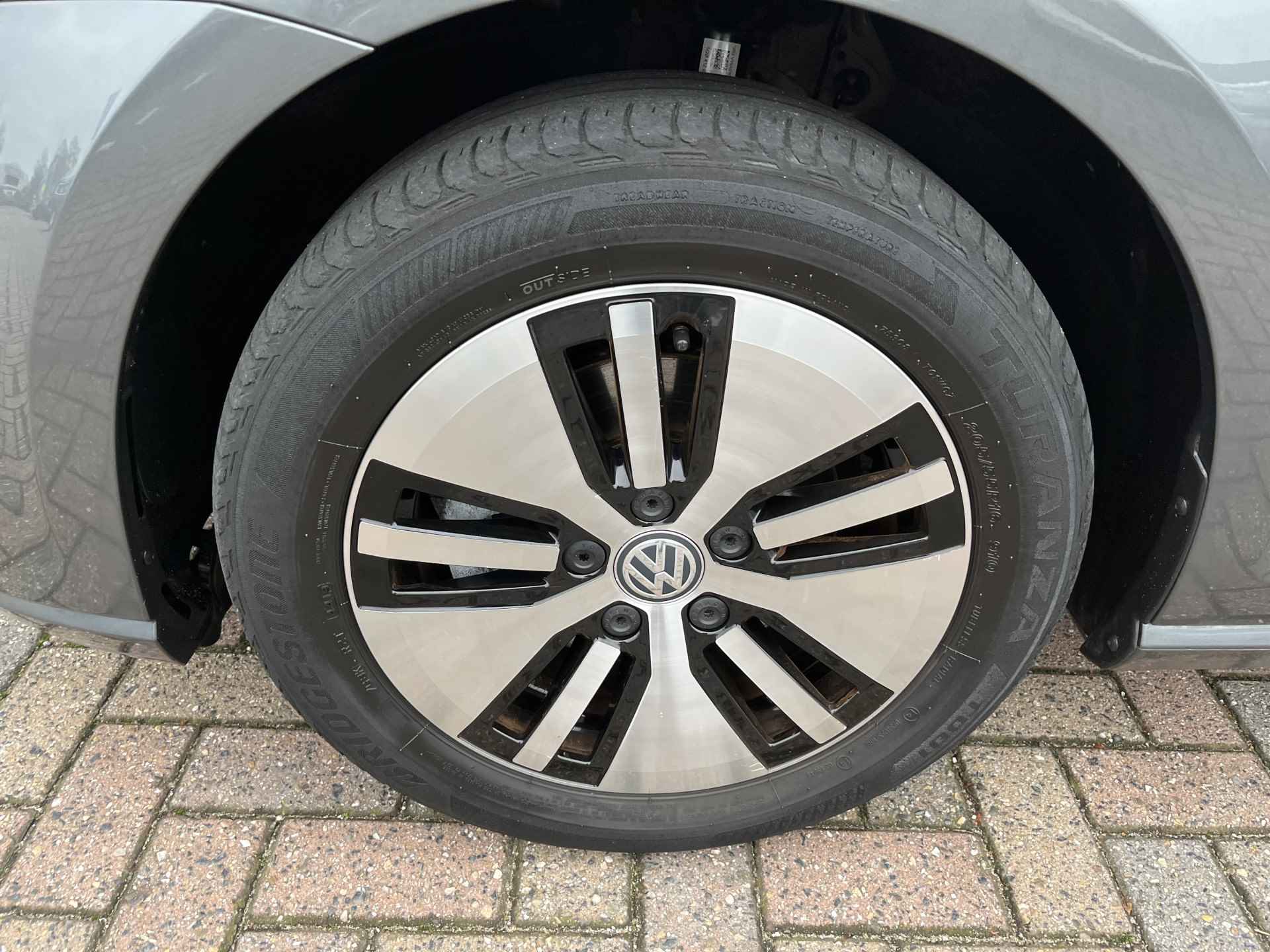 Volkswagen e-Golf E-DITION / WARMTEPOMP/ PARK. SENSOREN/ LED/ APP CONNECT/ ADAPT. CRUISE/ NAVI/ CLIMA/ 16" LMV - 38/39