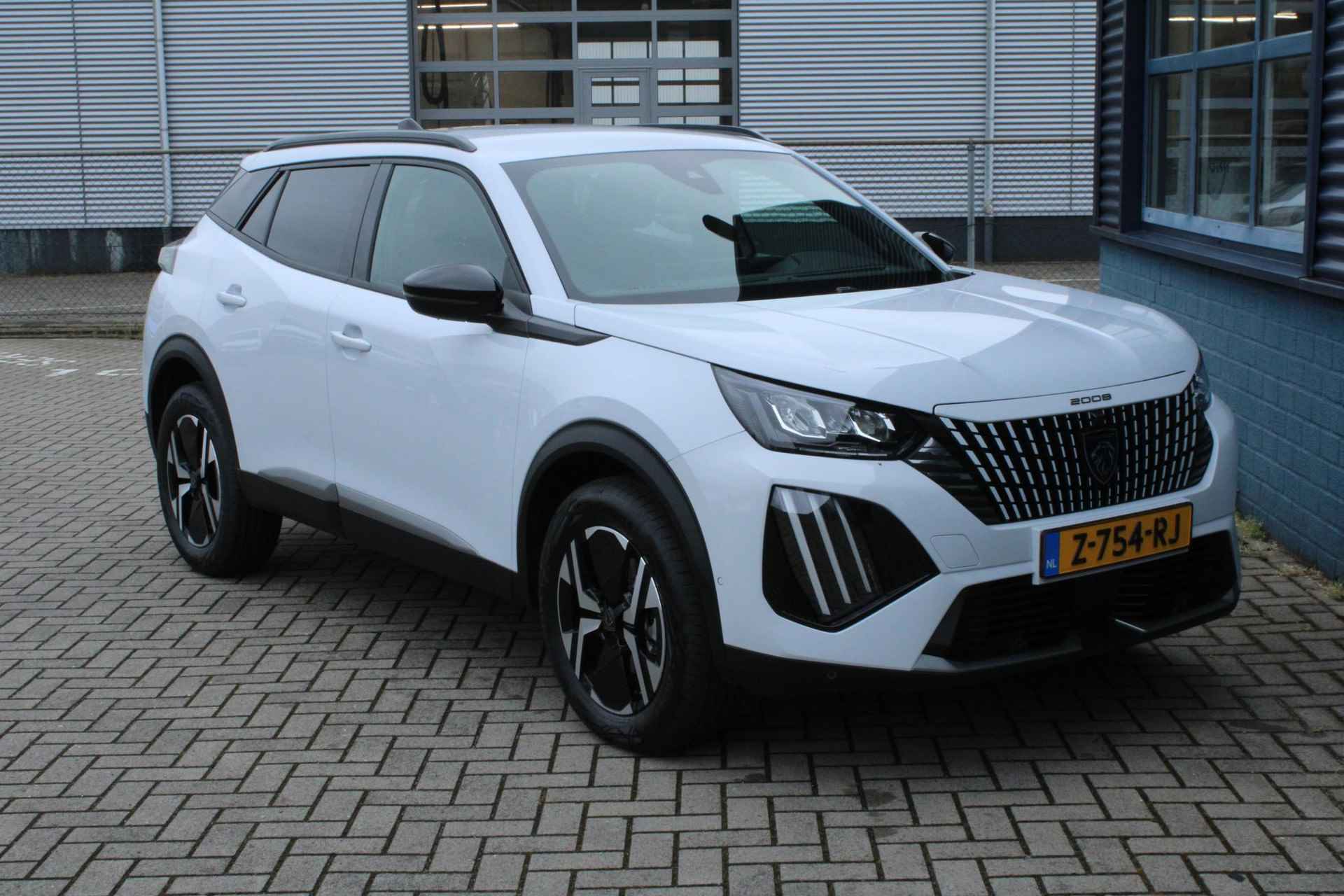 Peugeot 2008 1.2 Hybrid 136 Allure - 29/31