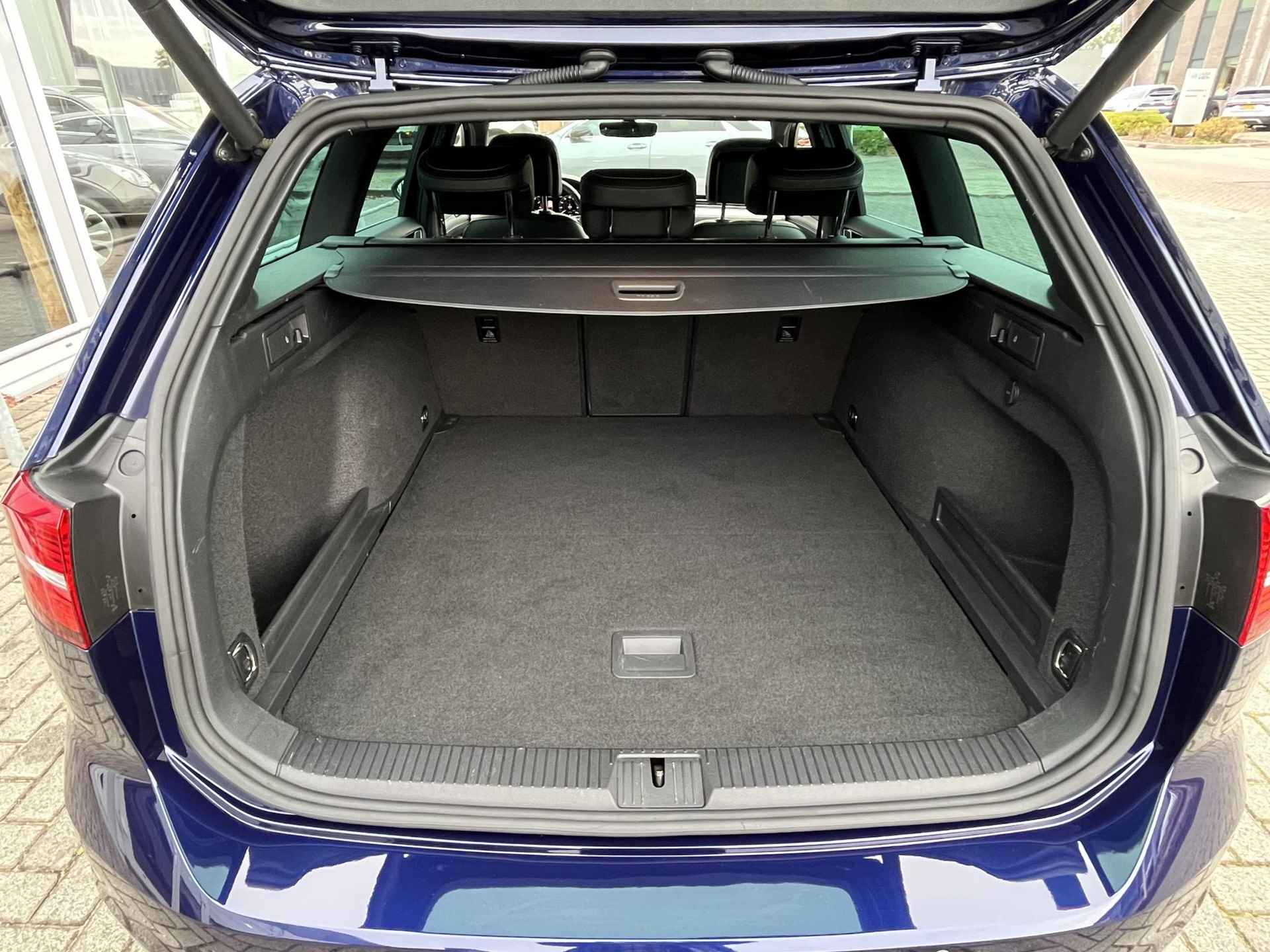 Volkswagen Passat Variant 1.5 TSI Highline Business R | Virtual cockpit | Vol leder | Groot scherm - 10/58