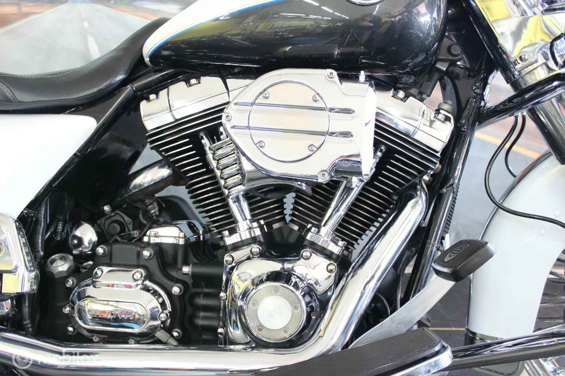 Harley Davidson 96 FLHR Road King - 7/8