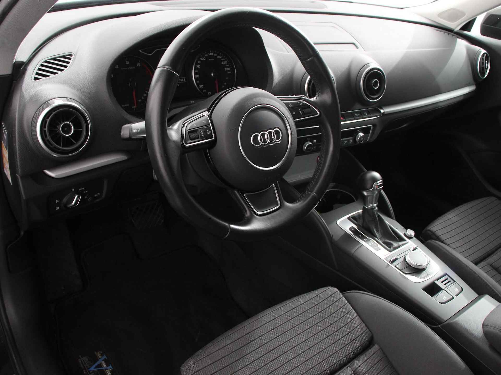 Audi A3 Sportback 1.2 TFSI S-Tronic Ambition Pro Line plus | Navigatie | Climate Control | Cruise Control | Parkeersensoren | Bluetooth | - 9/37