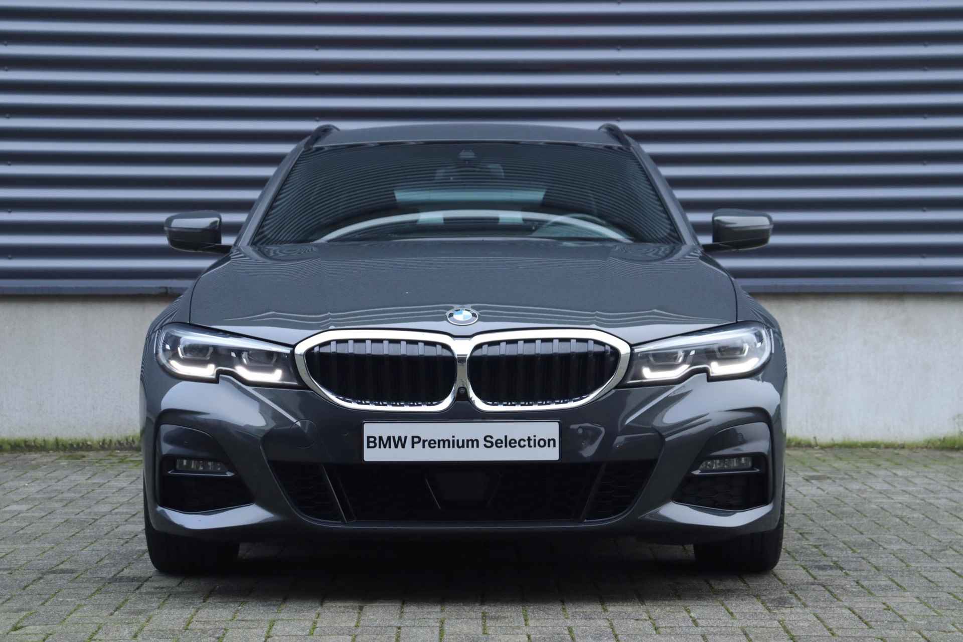 BMW 3-serie Touring 320d | High Executive | M Sportpakket | Trekhaak | Adaptive Cruise Control | Harman Kardon | Parking Assistant Plus | Driving Assistant | 18'' LMV - 3/40