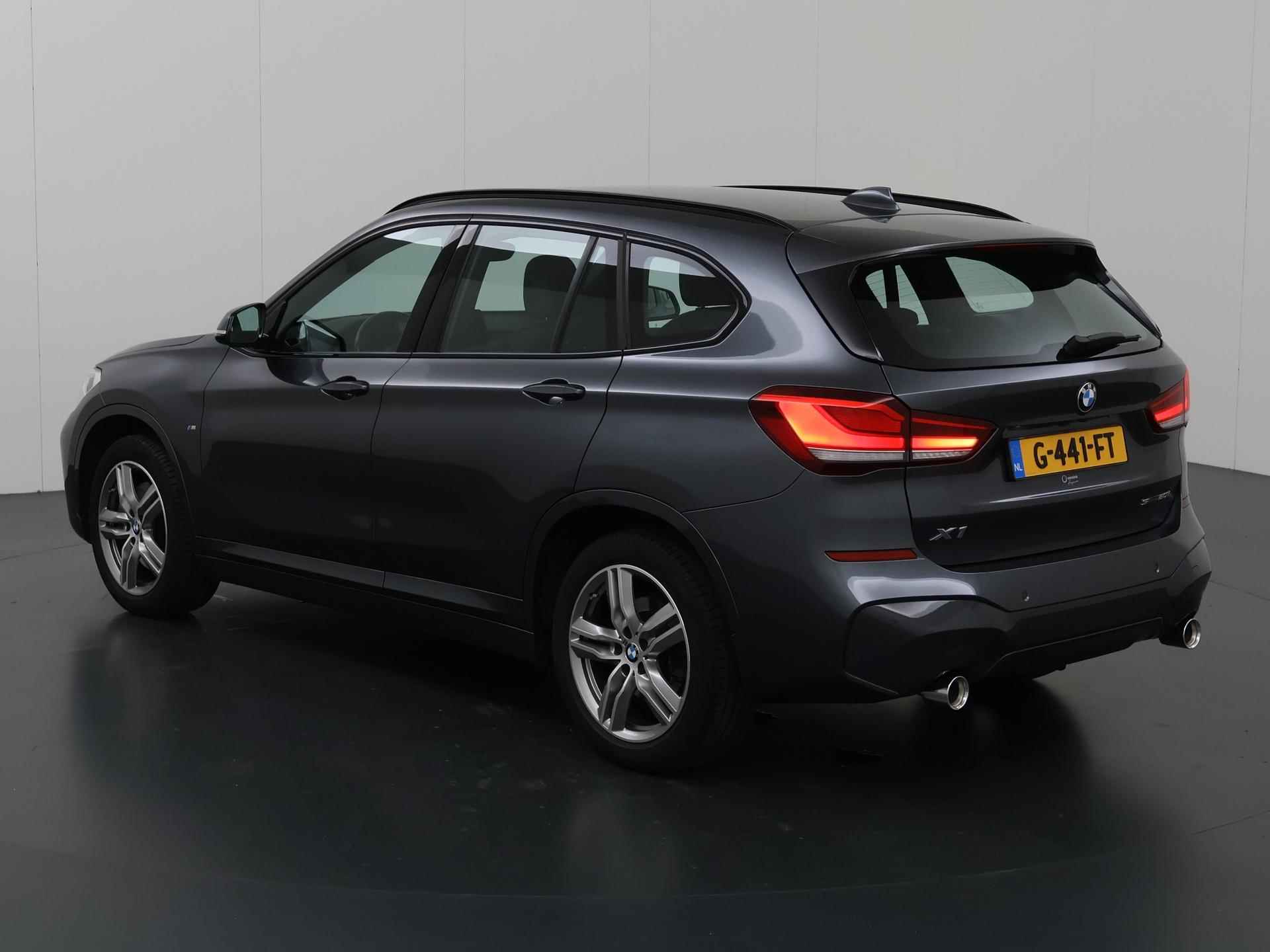 BMW X1 sDrive20i High Executive Edition M Sport | Trekhaak | Navigatie | Head Up | Parkeercamera | Keyless Go | Stoelverwarming | DAB | - 23/51