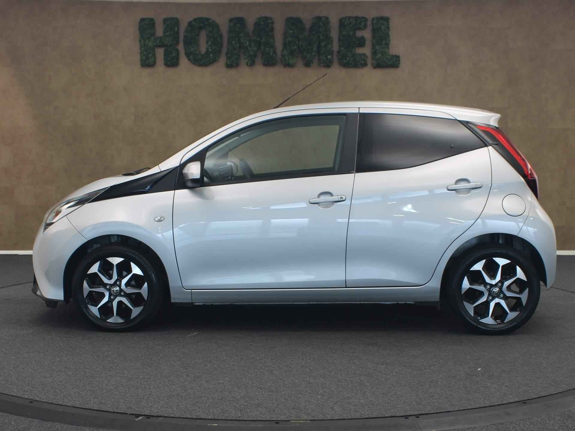 Toyota Aygo 1.0 VVT-i X-Cite - ORIGINEEL NEDERLANDSE AUTO - APPLE CARPLAY - CLIMATE CONTROL - 15 INCH LICHT METALEN VELGEN - ACHTERUITRIJCAMERA - LEDEREN STUUR - SNELHEIDSBEGRENZER - DAB RADIO - 9/35