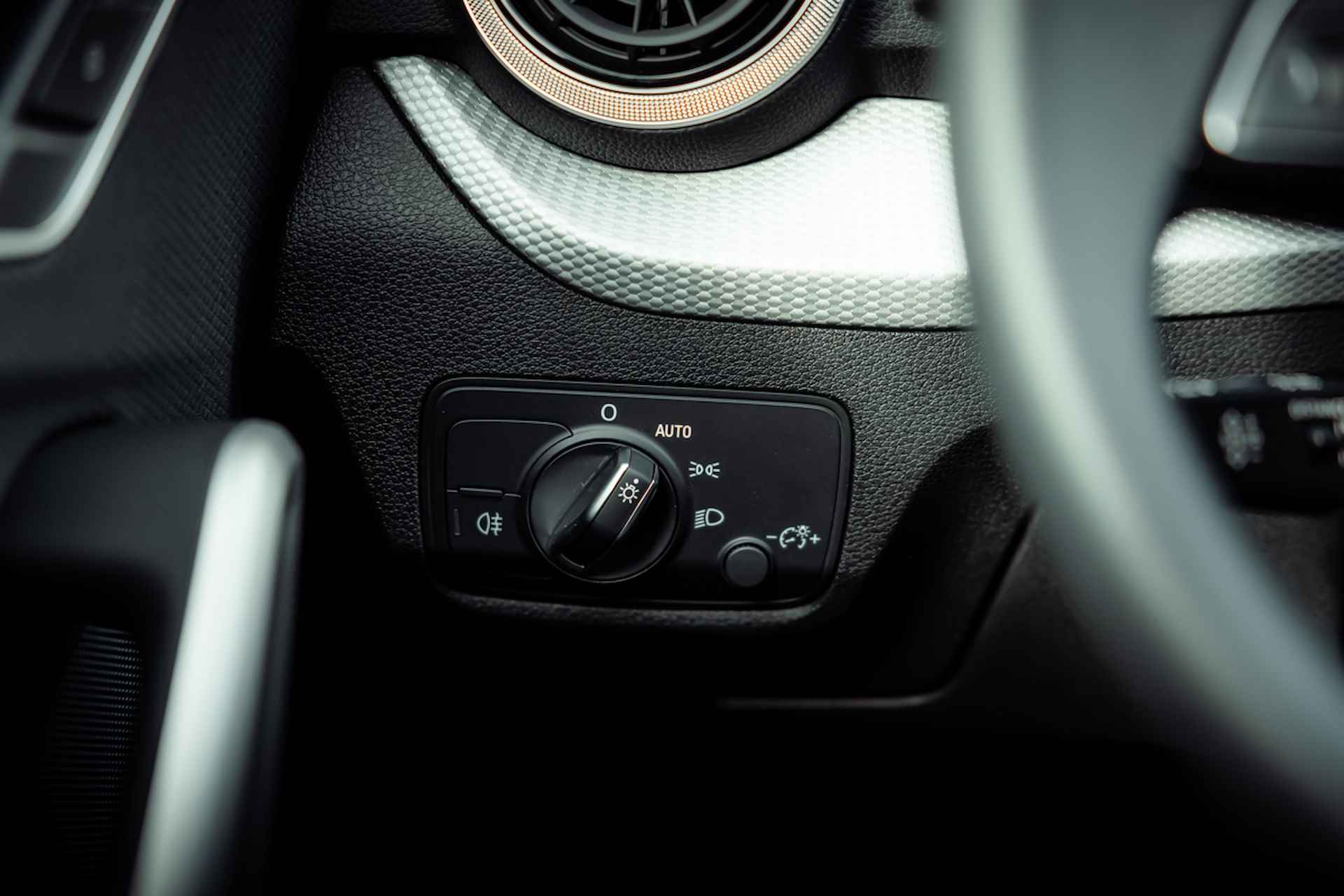 Audi Q2 35 TFSI 150pk s-tronic Advanced edition | Parking pakket | Camera | Adaptive cruise control | Stoelverwarming | Audi Sound - 23/30