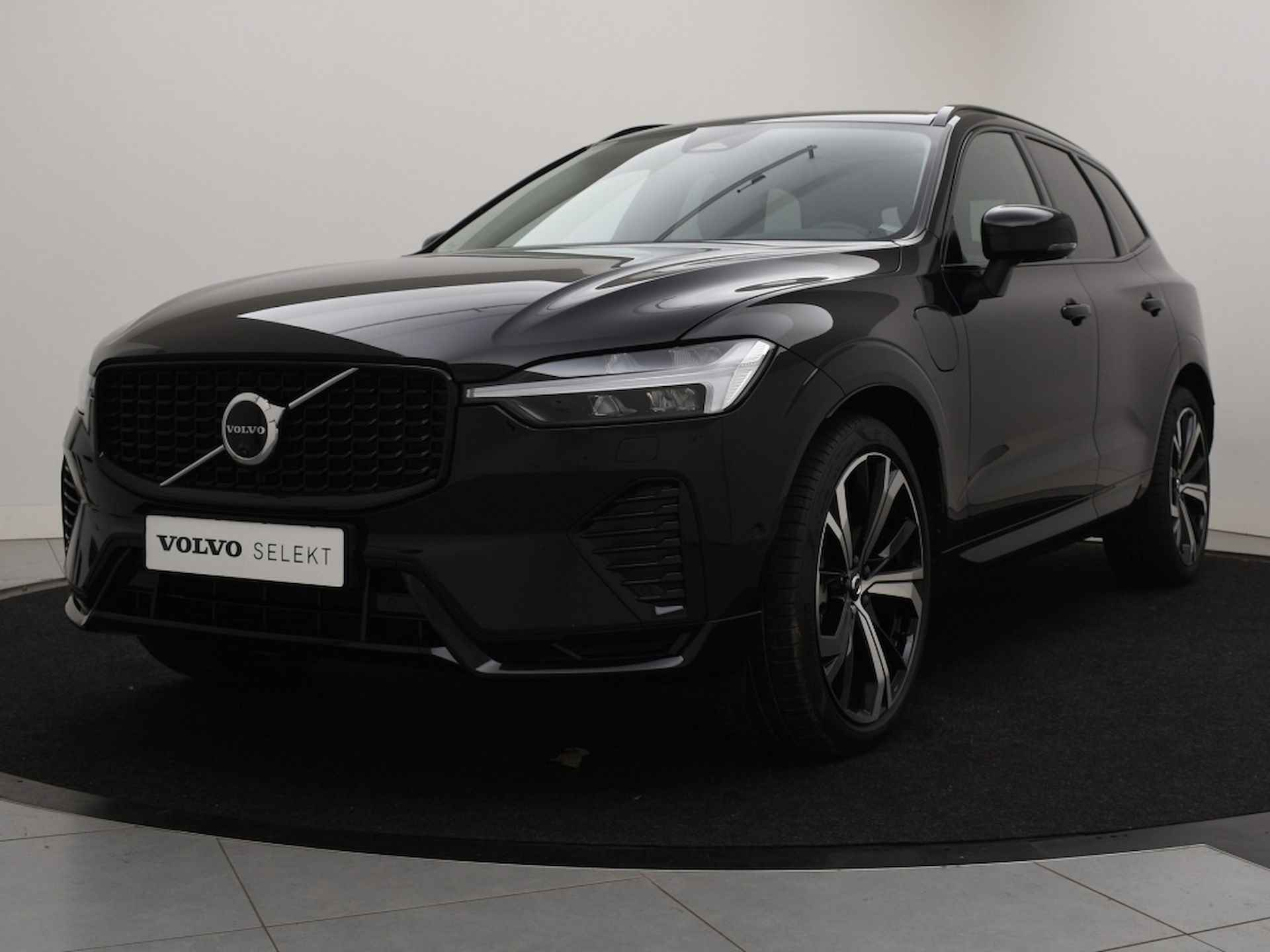 Volvo XC60 T6 PLUG-IN HYBRID LONG R. PLUS DARK GEVENT LEDER LUCHTVERING 360 - 2/39