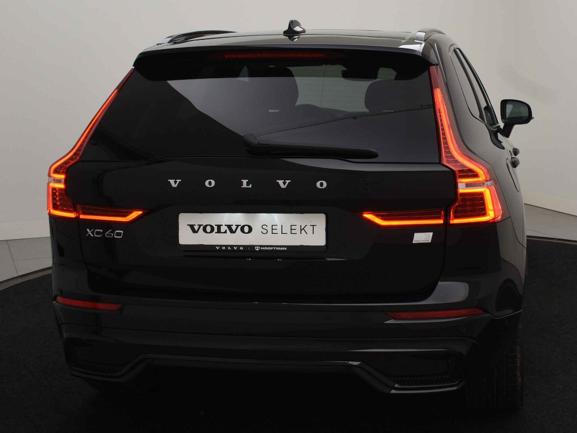 Volvo XC60 T6 PLUG-IN HYBRID LONG R. PLUS DARK GEVENT LEDER LUCHTVERING 360 - 5/39