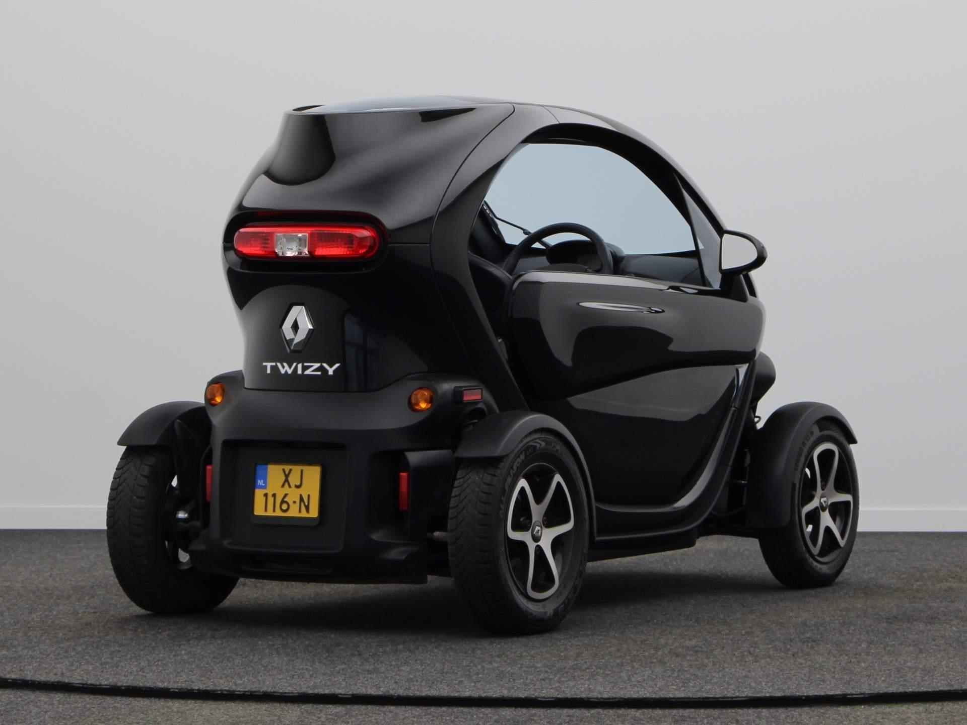 Renault Twizy Intens (ex Accu) | 80km/u | 1e eigenaar | Volledig dealer onderhouden | Panoramisch dak | - 12/24