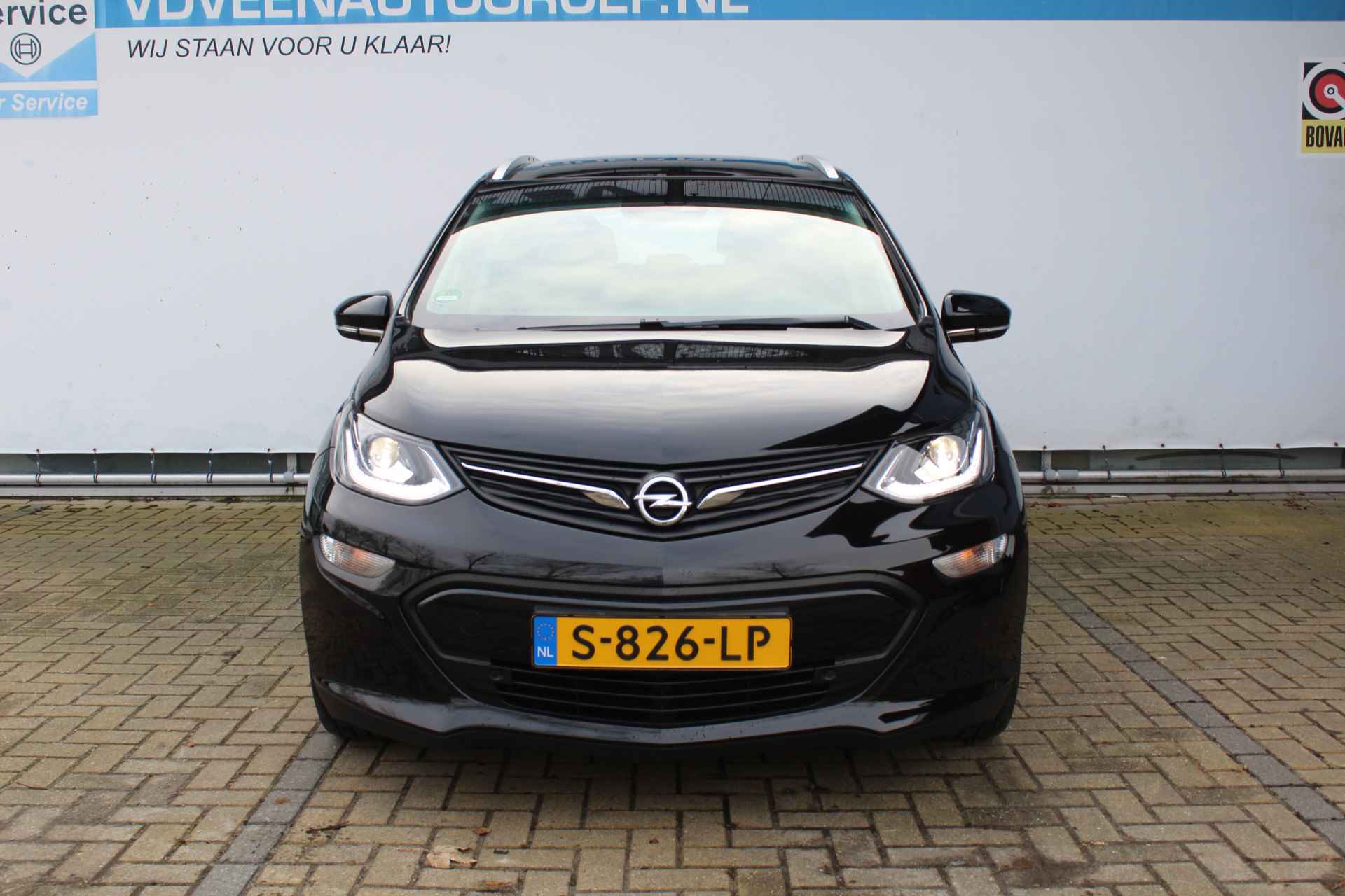 Opel Ampera-E Business executive 60 kWh 204pk | Incl. 1 jaar Garantie | Wegenbelastingvrij tot 2030 | DAB+ | BOSE | Cruise | Stoelverwarming Voor & achter | Apple Carplay | Parkeersensoren V+A | Lederen bekleding | Achteruitrijcamera | Keyless entry/start | Bluetooth | Lane Assist | Stuurverwarming | Dealer onderhouden | - 4/53