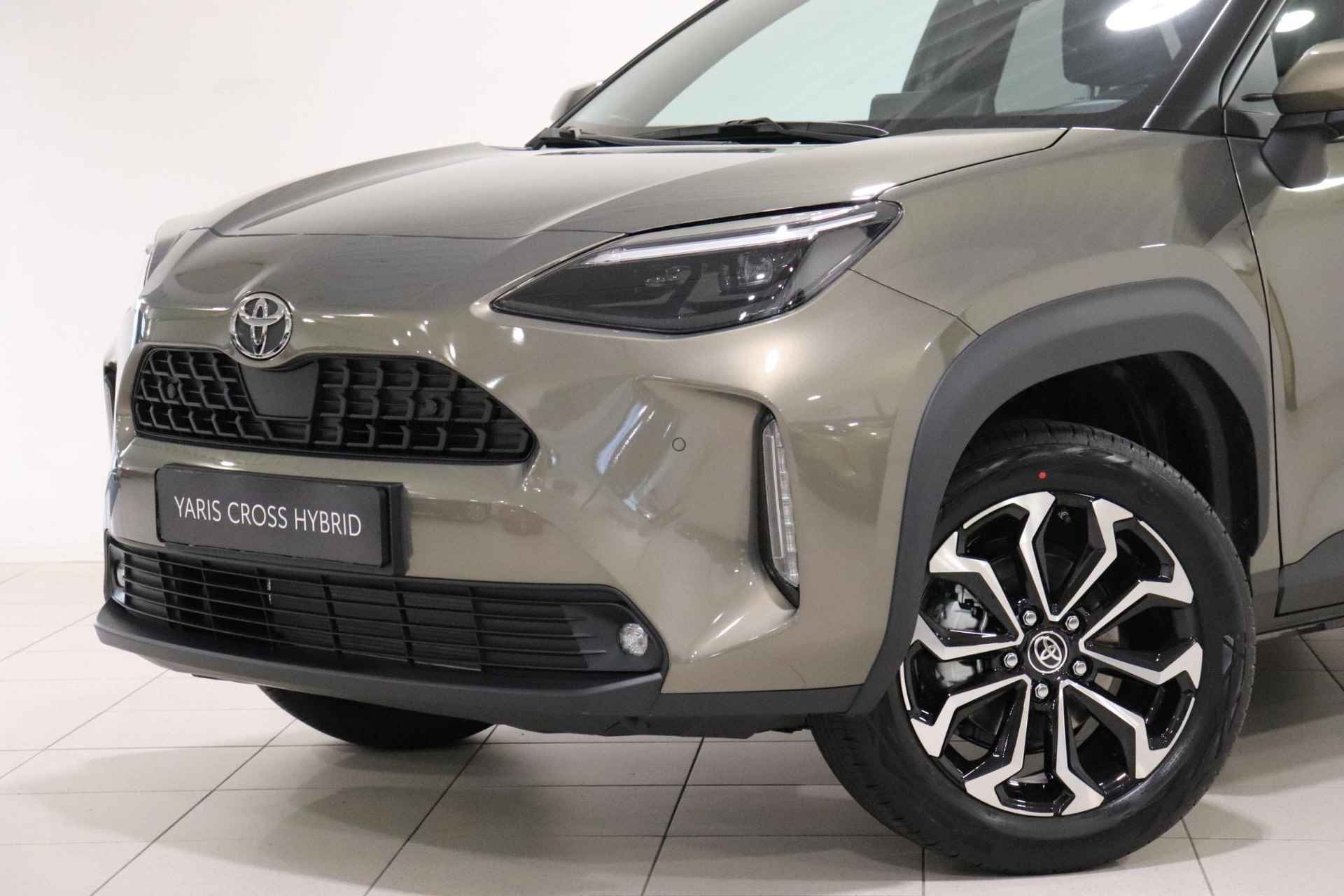 Toyota Yaris Cross 1.5 Hybrid 115 First Edition, Comfort Pack, BSM, Apple Carplay & Android Auto, Parkeersensoren voor & Achter, Stuur & Stoel verwarming - 6/41