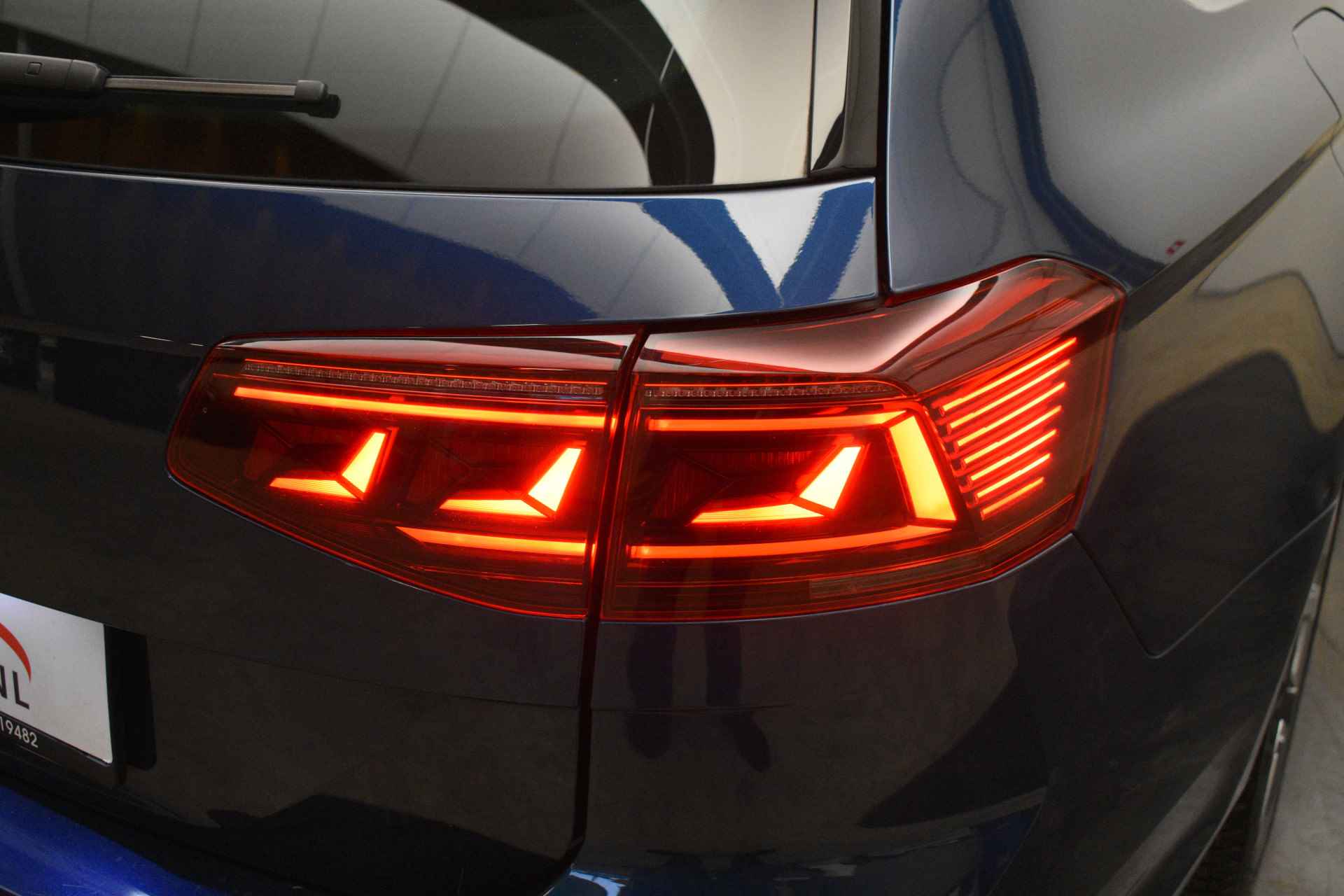 Volkswagen Passat GTE R-Line Virtual Disc PR Nav 360ºCam EL aKlep+Trekh Vol Leder Pano IQ Light - 17/47