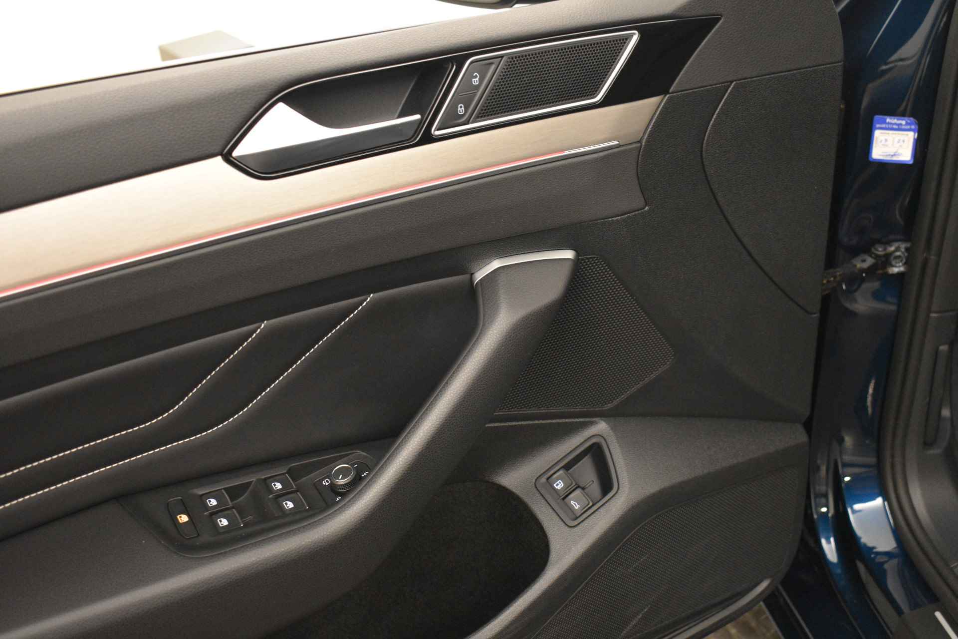 Volkswagen Passat GTE R-Line Virtual Disc PR Nav 360ºCam EL aKlep+Trekh Vol Leder Pano IQ Light - 32/47