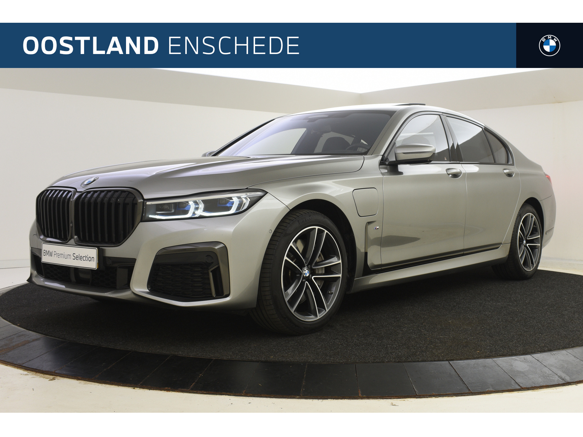 BMW 7 Serie 745e High Executive M Sport Automaat / Schuif-kanteldak / Massagefunctie / Laserlight / Parking Assistant Plus / Active Steering / Soft Close / Active Control