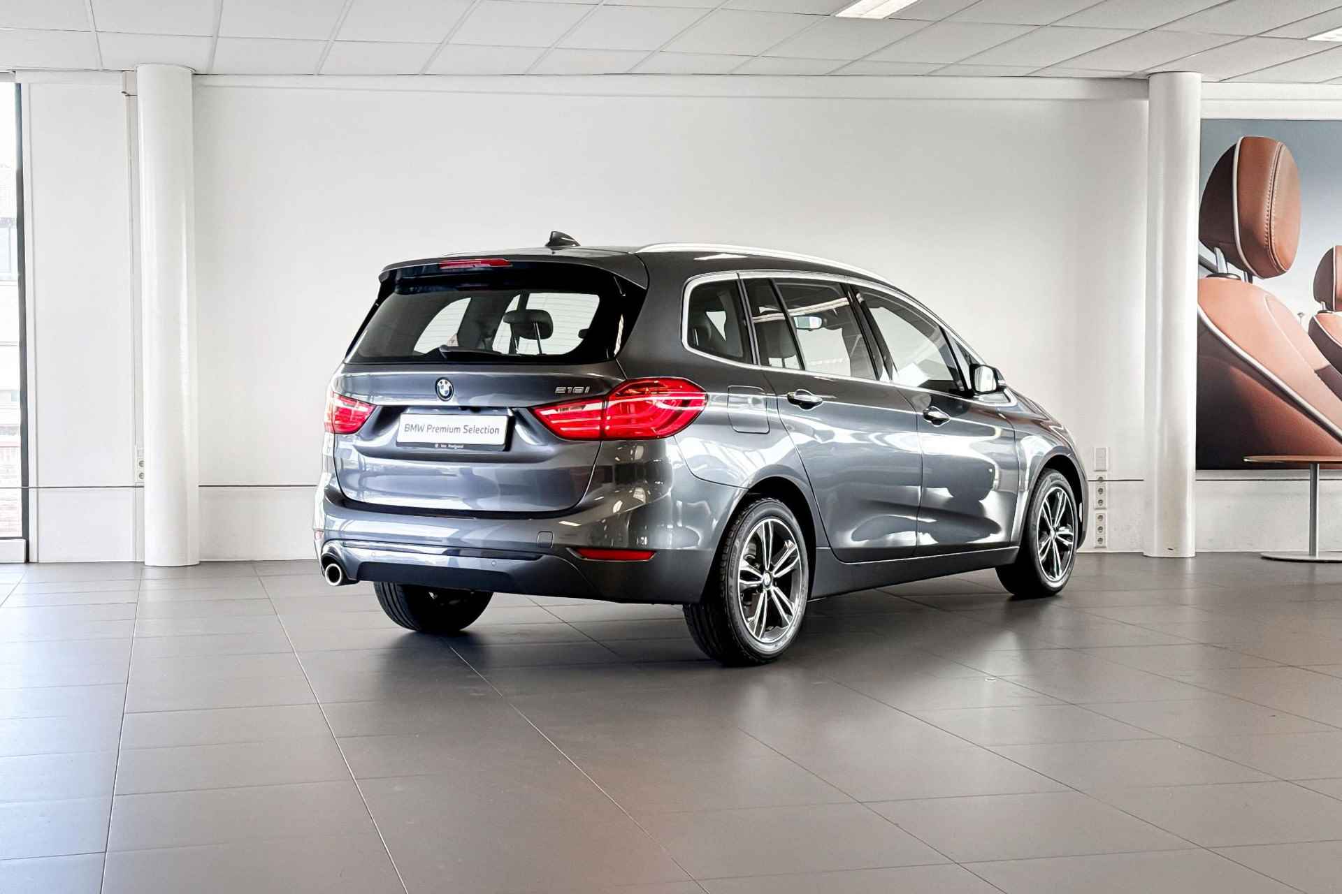 BMW 2 Serie Gran Tourer 218i Executive Edition | Sportstoelen | Achteruitrijcamera | Headup display | - 5/24