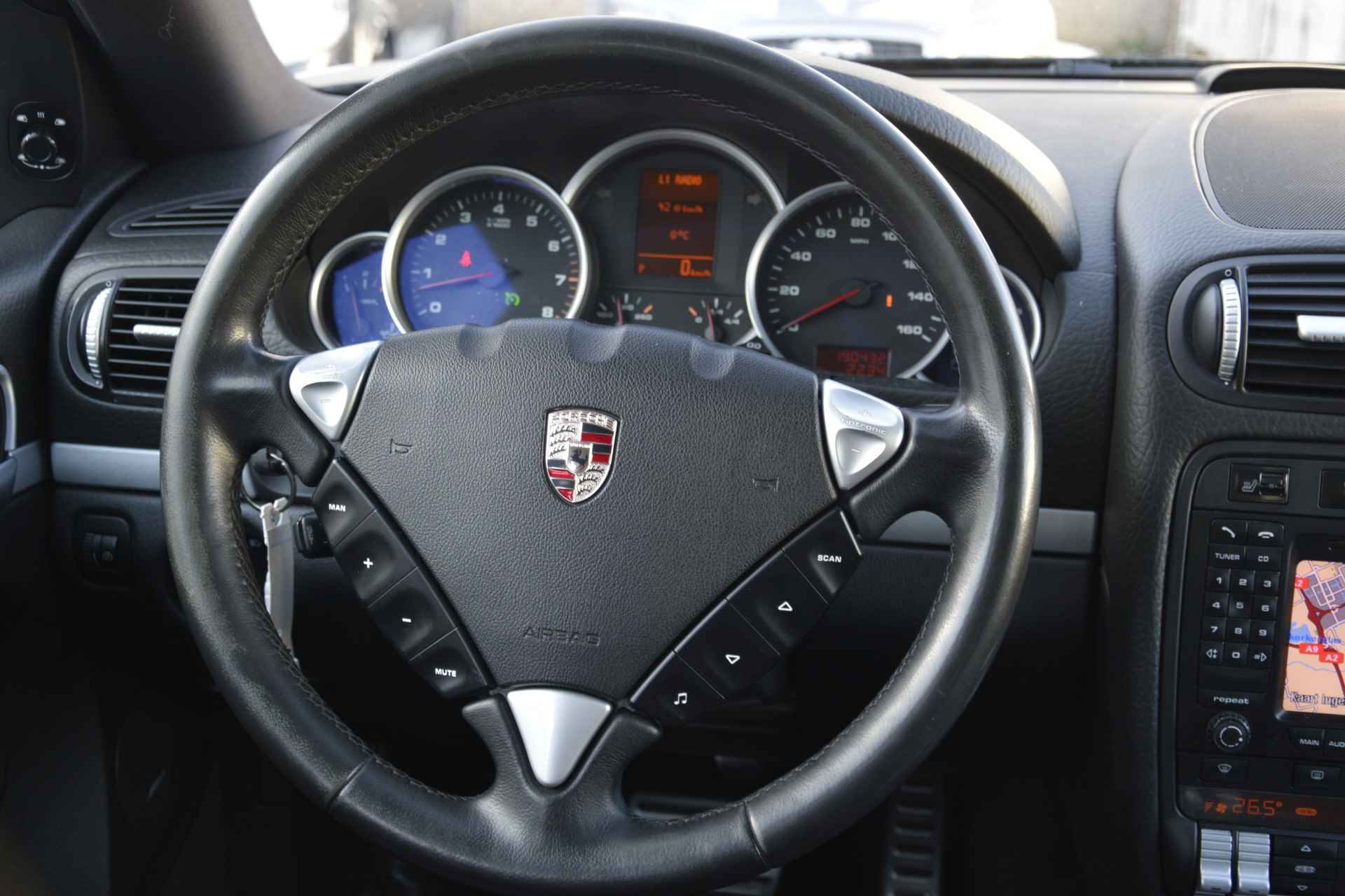 Porsche Cayenne 4.8 S Automaat | Memory seat | Navigatie | Leer | Stoel en stuurverwarming | Schuifdak | - 19/39