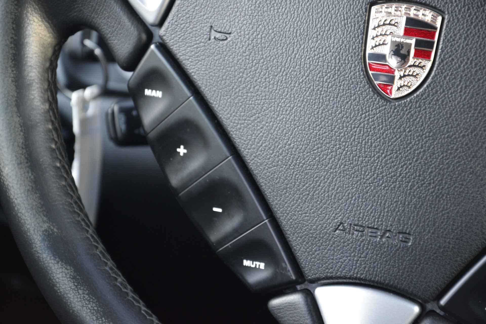 Porsche Cayenne 4.8 S Automaat | Memory seat | Navigatie | Leer | Stoel en stuurverwarming | Schuifdak | - 21/39