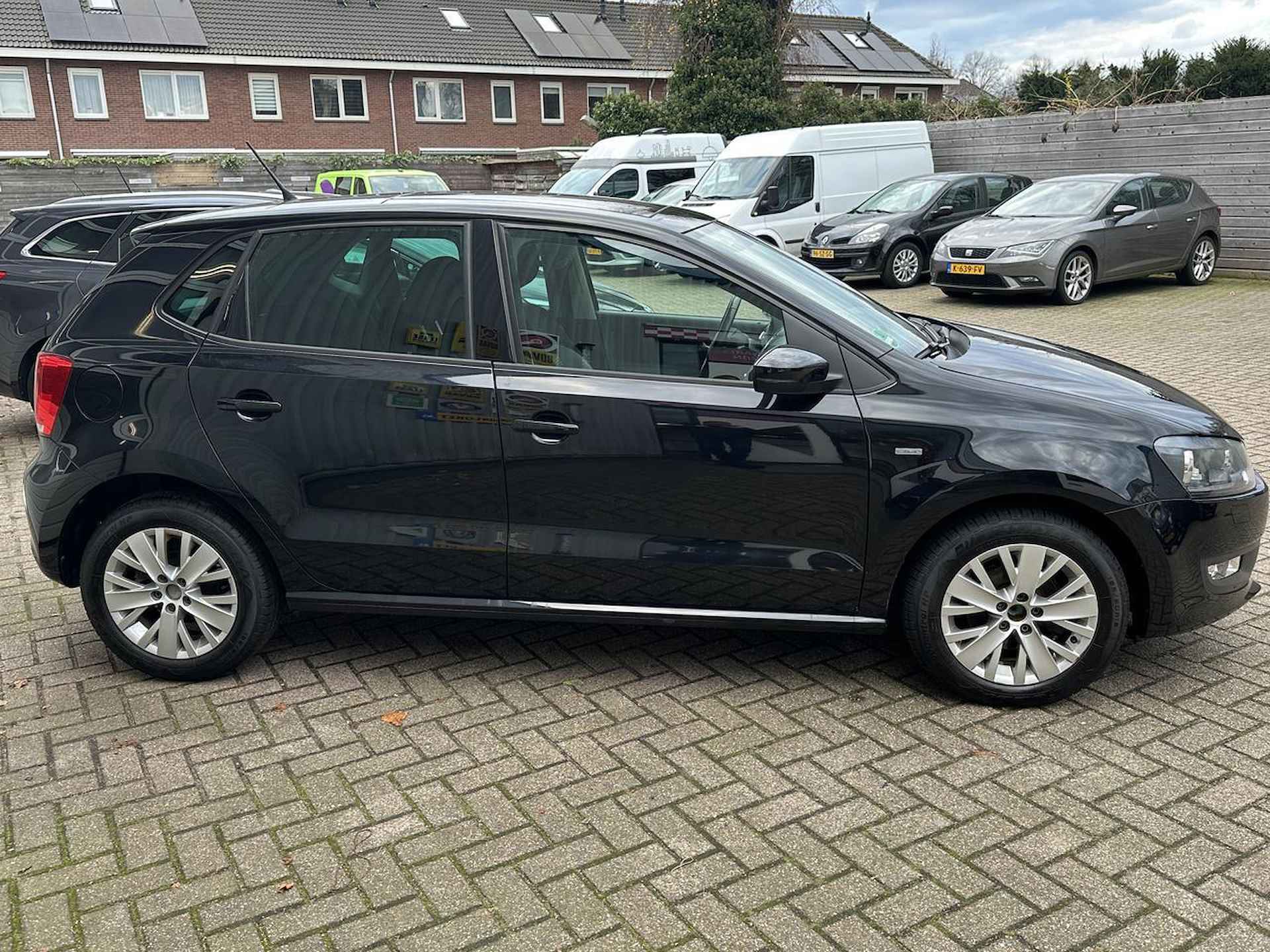 Volkswagen Polo 1.2 TSI TRENDLINE/PANO DAK!/RIJKLAAR!! - 6/25