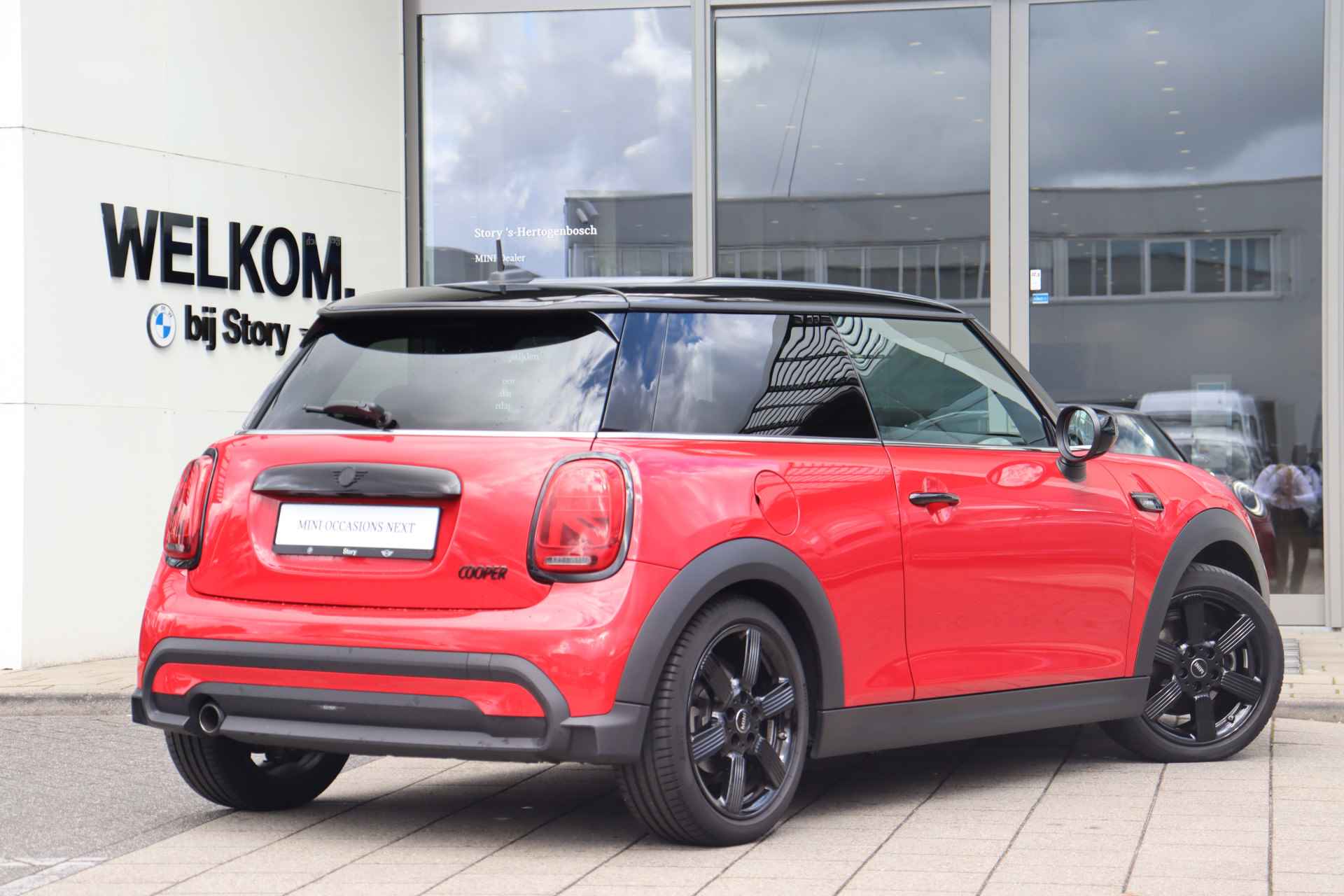 MINI Hatchback Cooper Classic Camden Automaat / Sportstoelen / LED / PDC achter / Cruise Control / Getint glas achter - 12/21