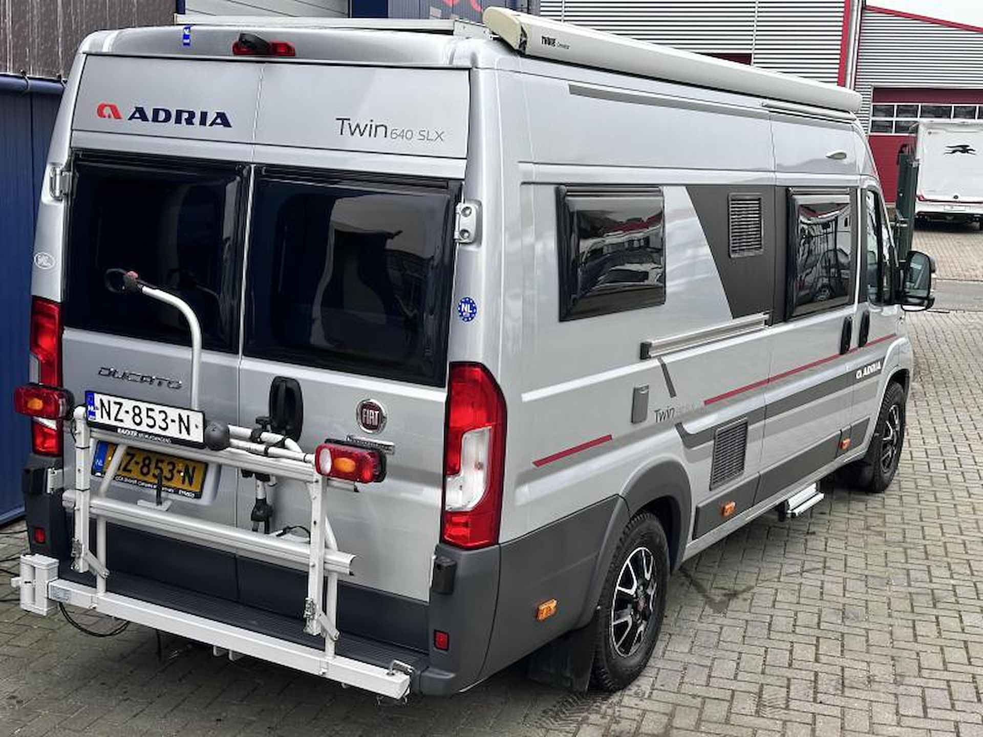 Adria Twin 640 SLX automaat en zeer compleet - 6/25