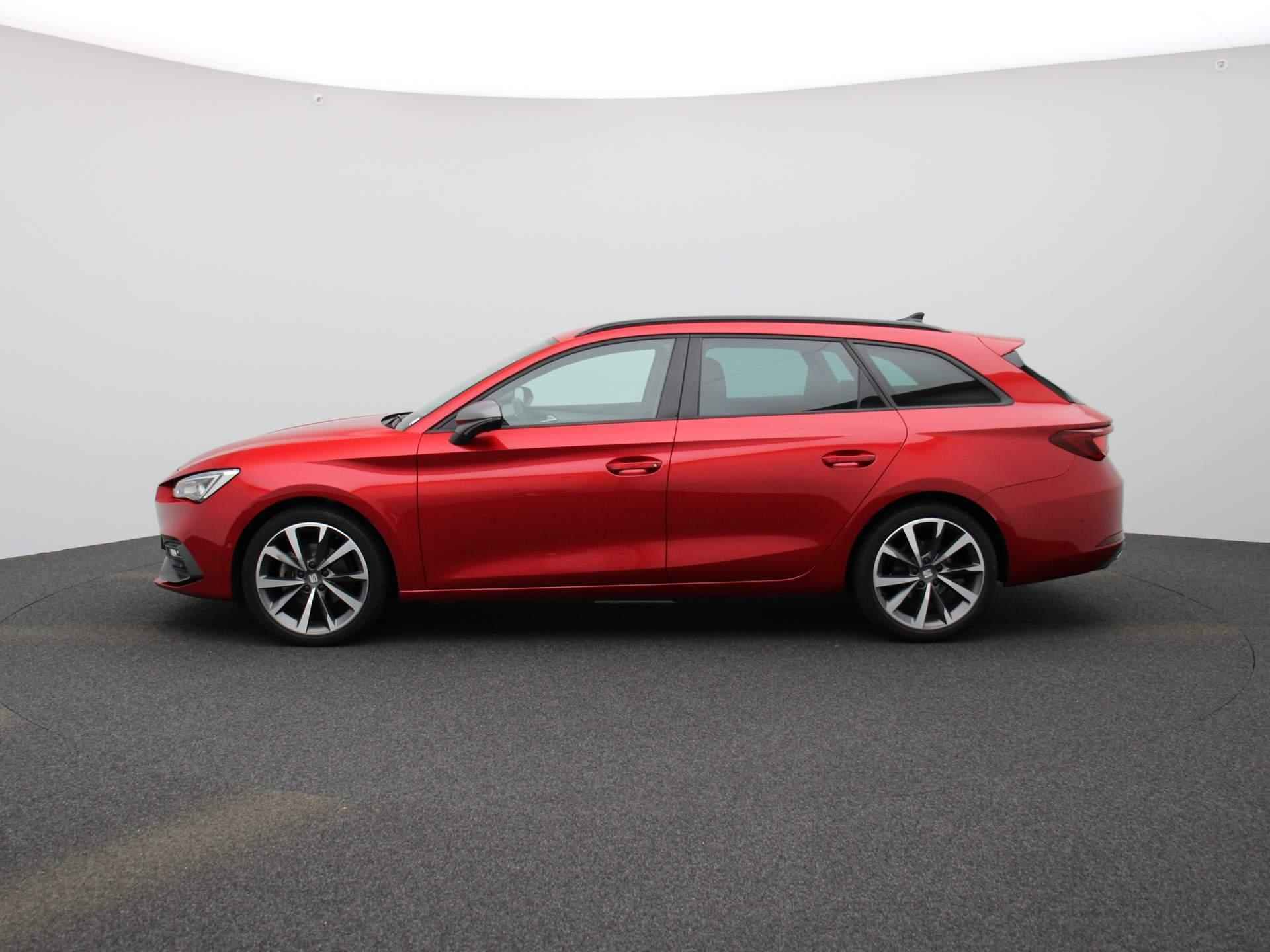 SEAT Leon Sportstourer 1.5 TSI FR Business Intense 150 PK | LED Koplampen | Navigatie | Achteruitrijcamera | Apple Carplay/Android Auto | Climate Control | Sportstoelen | Adaptive Cruise Control | Parkeersensoren | Privacy Glass | Virtual Cockpit | Lichtmetalen velgen | Unieke kleur! | - 4/42