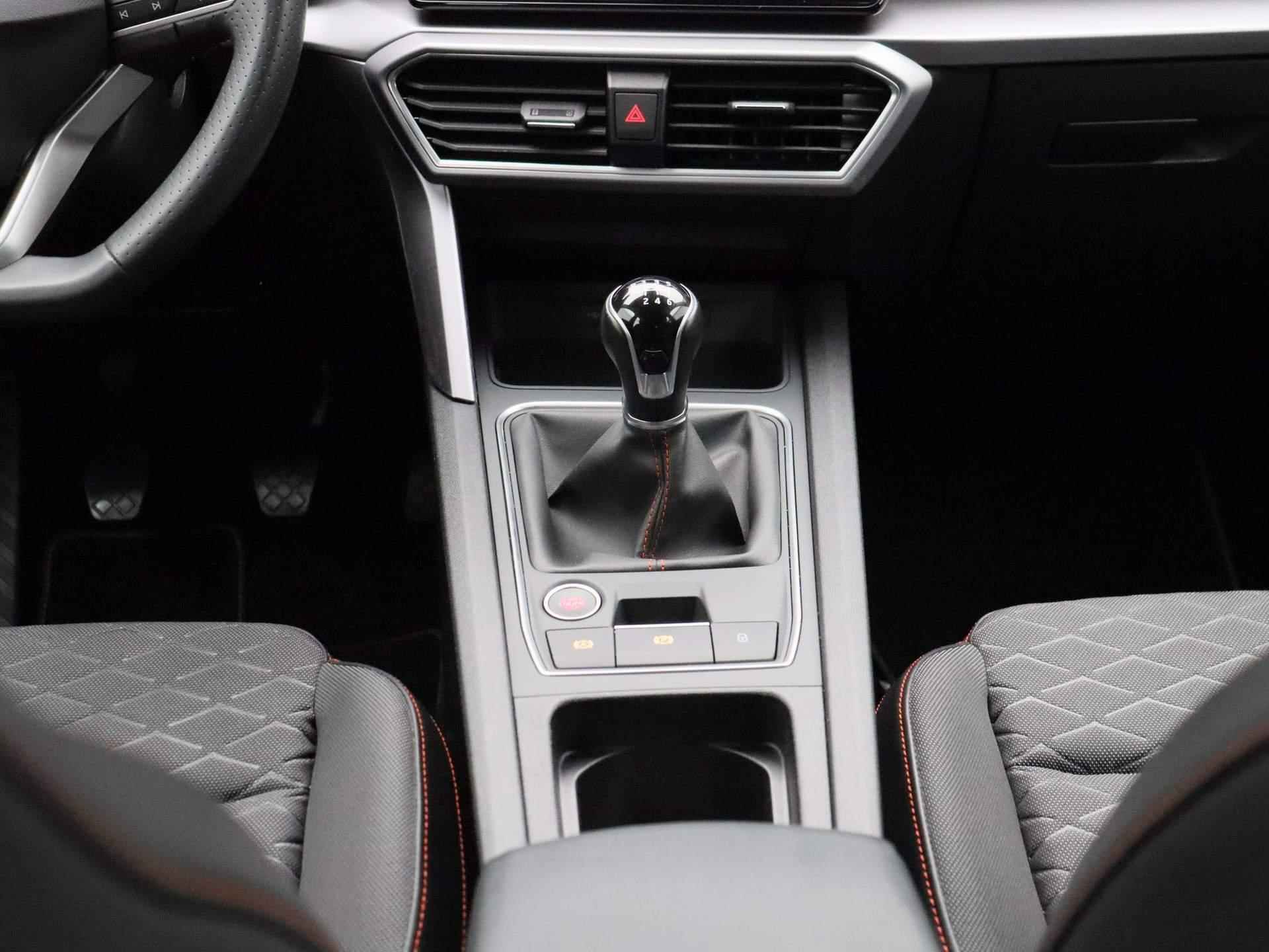 SEAT Leon Sportstourer 1.5 TSI FR Business Intense 150 PK | LED Koplampen | Navigatie | Achteruitrijcamera | Apple Carplay/Android Auto | Climate Control | Sportstoelen | Adaptive Cruise Control | Parkeersensoren | Privacy Glass | Virtual Cockpit | Lichtmetalen velgen | Unieke kleur! | - 9/42