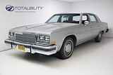 Buick Electra 225 V8 Zeldzame Buick Electra 225 automaat met rode bekleding!