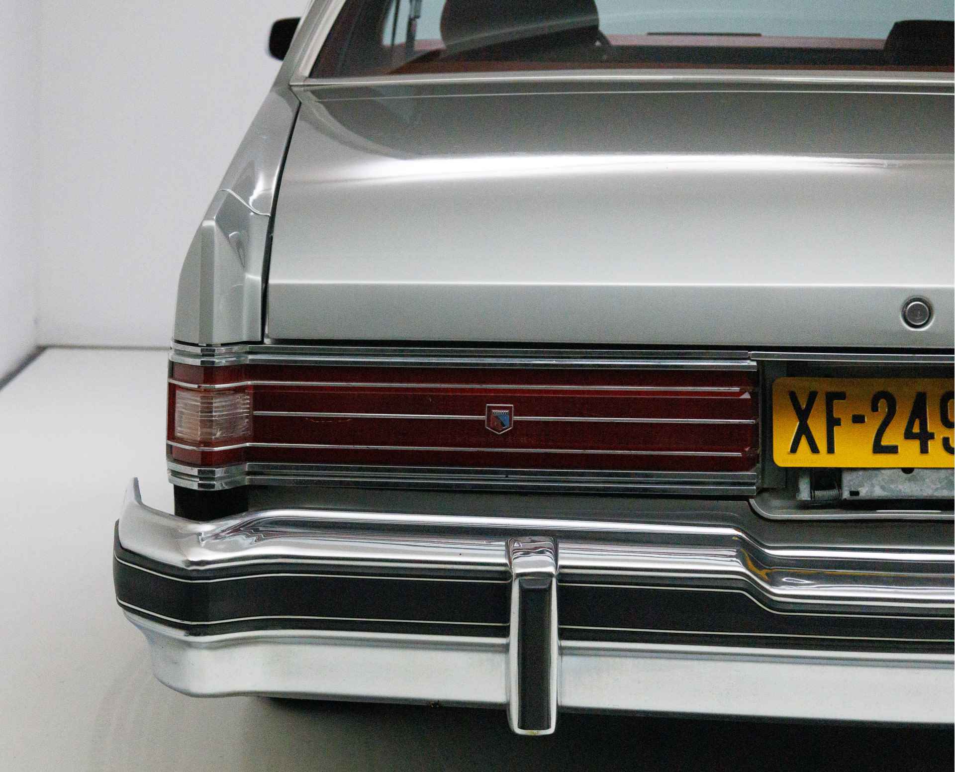 Buick Electra 225 V8 Zeldzame Buick Electra 225 automaat met rode bekleding! - 6/21