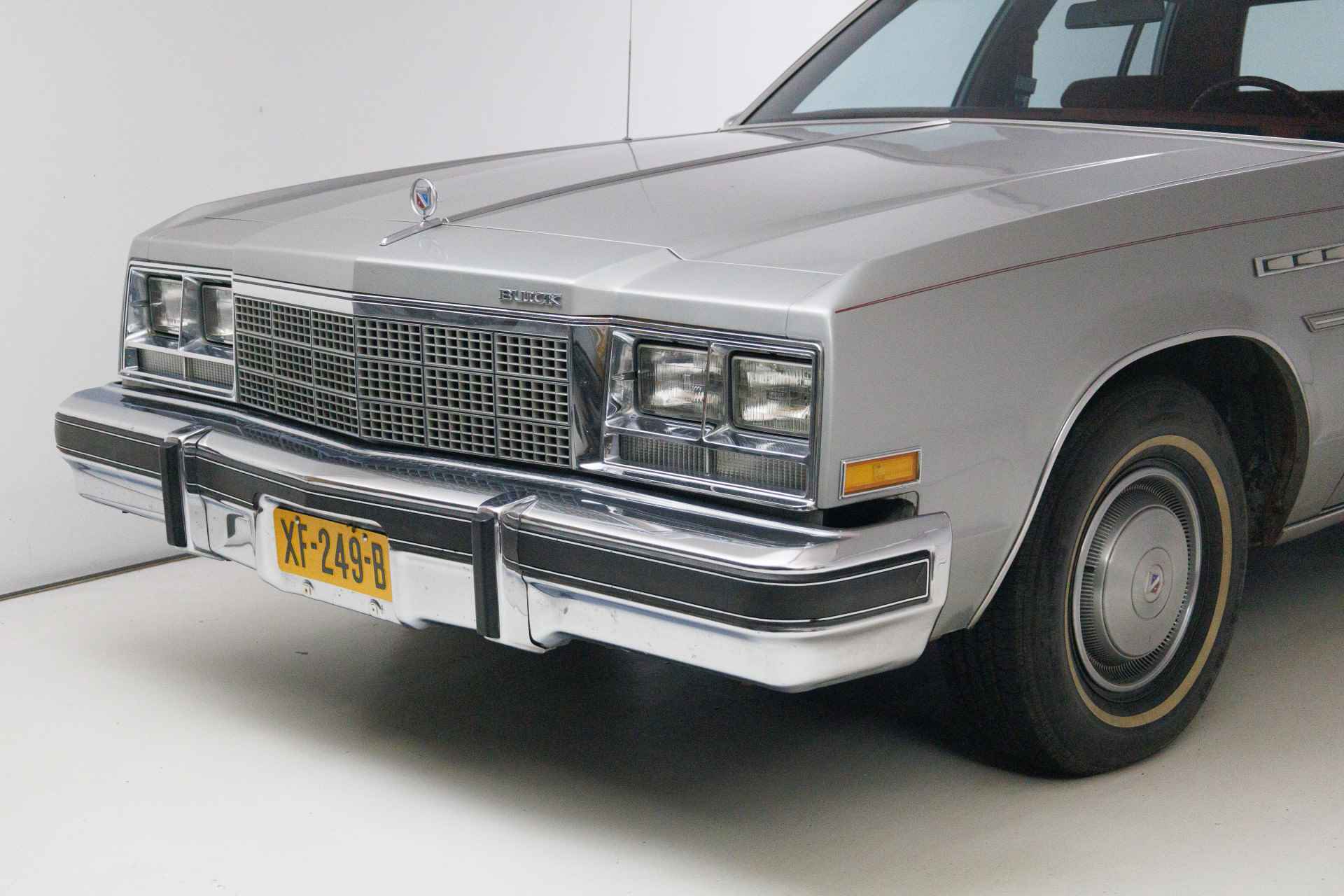 Buick Electra 225 V8 Zeldzame Buick Electra 225 automaat met rode bekleding! - 19/21