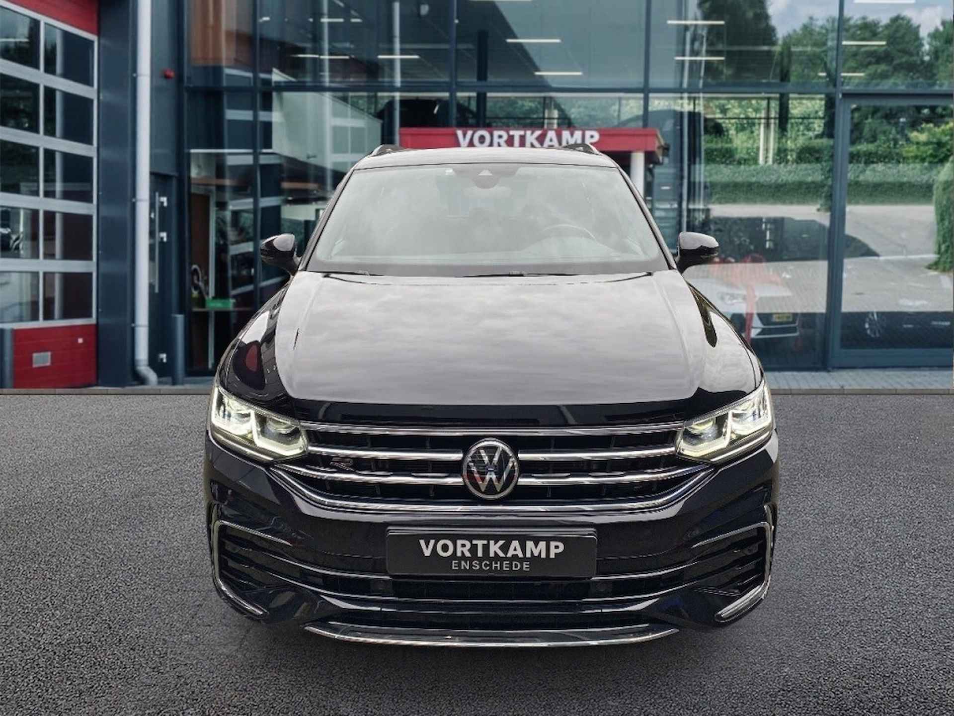 VOLKSWAGEN Tiguan 1.5 TSI DSG R-LINE TREKHAAK/CAMERA/ACC/NAVI/CARPLAY - 2/23