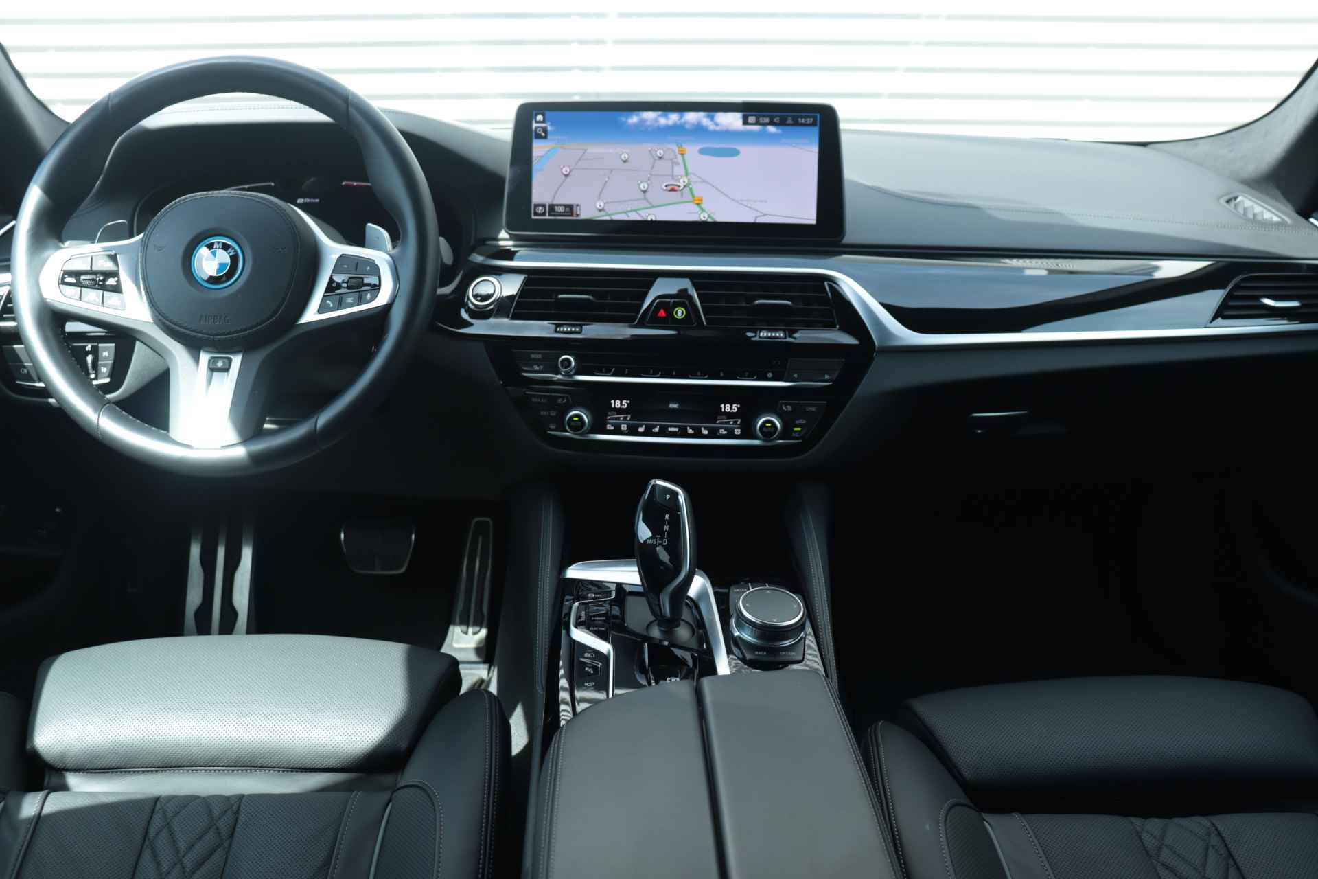 BMW 5 Serie Sedan 545e xDrive | High Executive / M Sportpakket / Trekhaak / Stoelventilatie / Harman Kardon / Head-Up / Driving Assistant Professionel / Stoelmassage / Parking Assistant Plus / Laserlight / 19'' LMV - 10/43