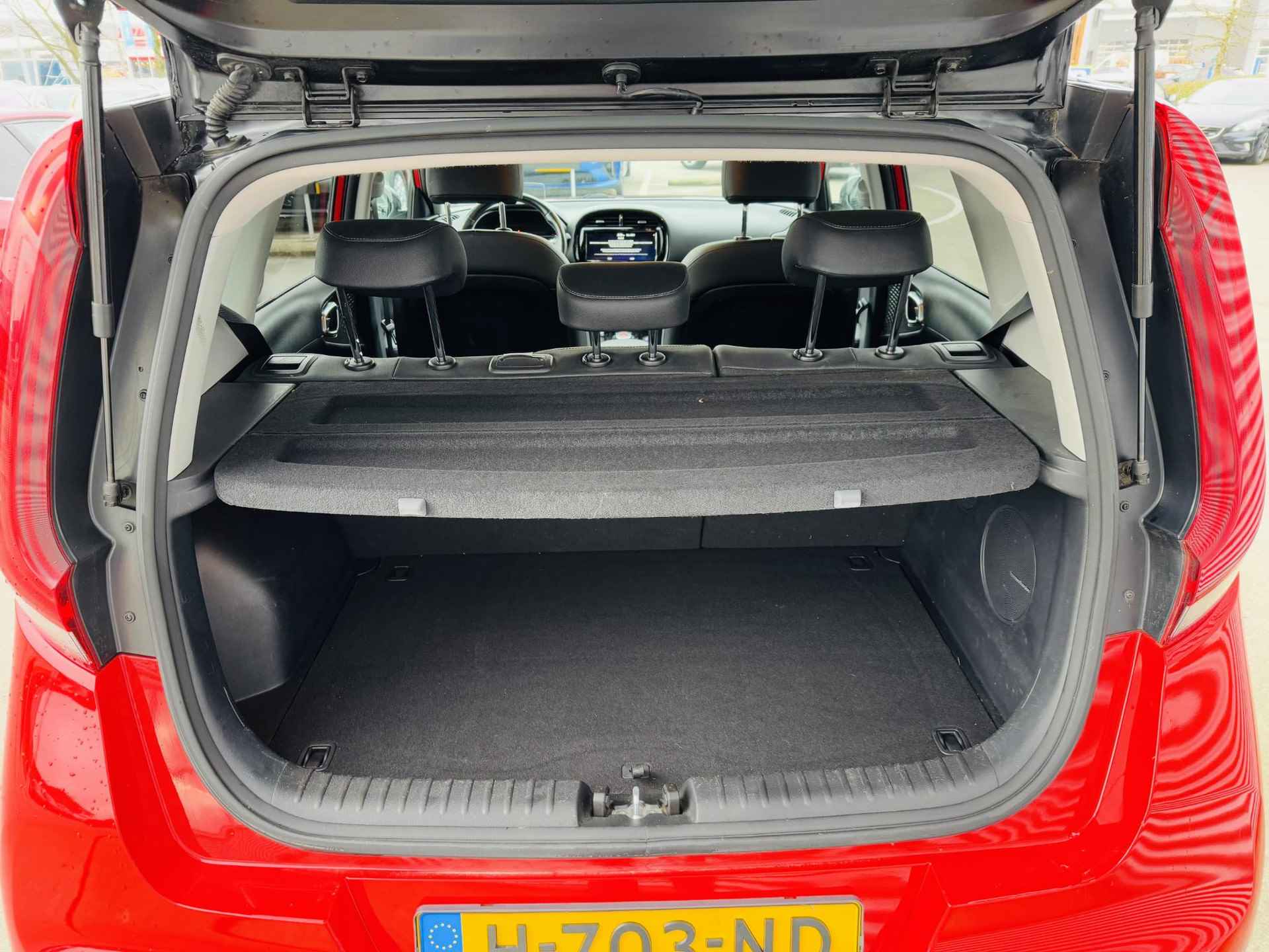 Kia e-Soul ExecutiveLine 64 kWh Sunroof | Full options | Draaghaak tbv Fietsendrager - 10/37