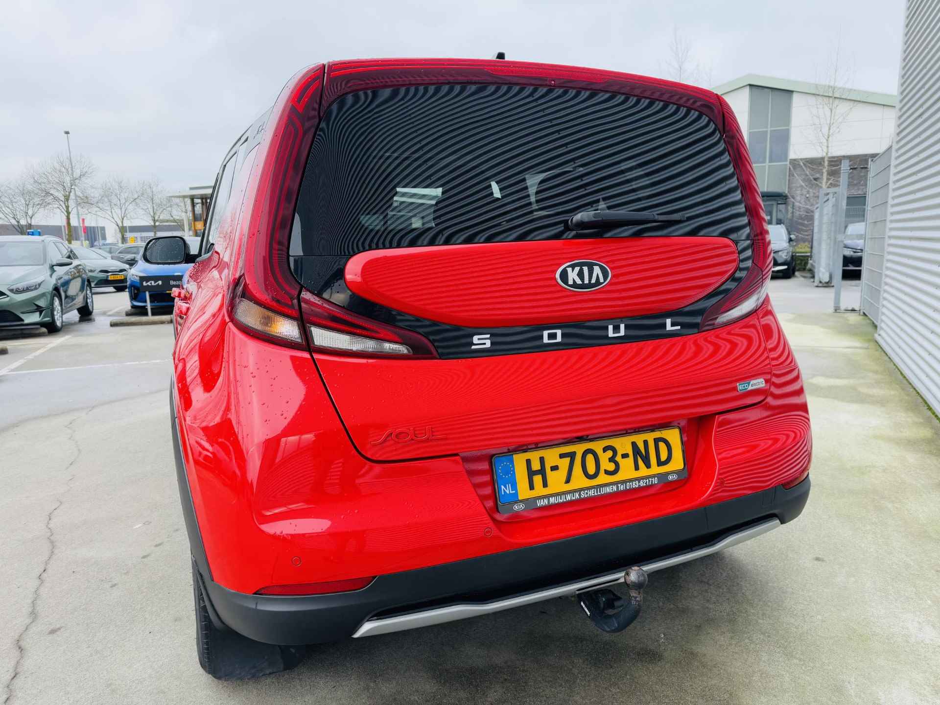 Kia e-Soul ExecutiveLine 64 kWh Sunroof | Full options | Draaghaak tbv Fietsendrager - 13/37